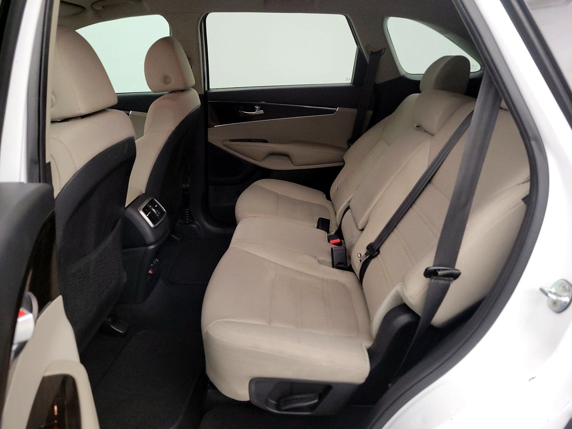 Thumbnail: 2020 Kia Sorento - 19