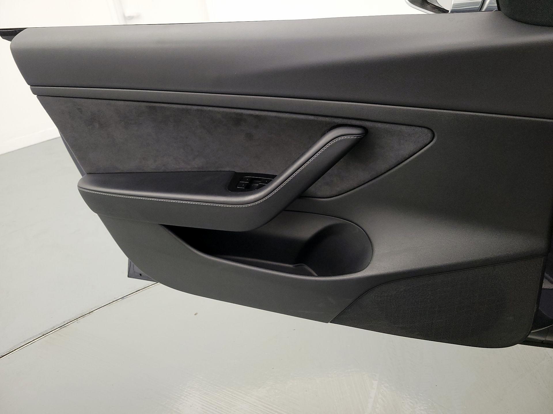 Thumbnail: 2020 Tesla Model 3 - 12