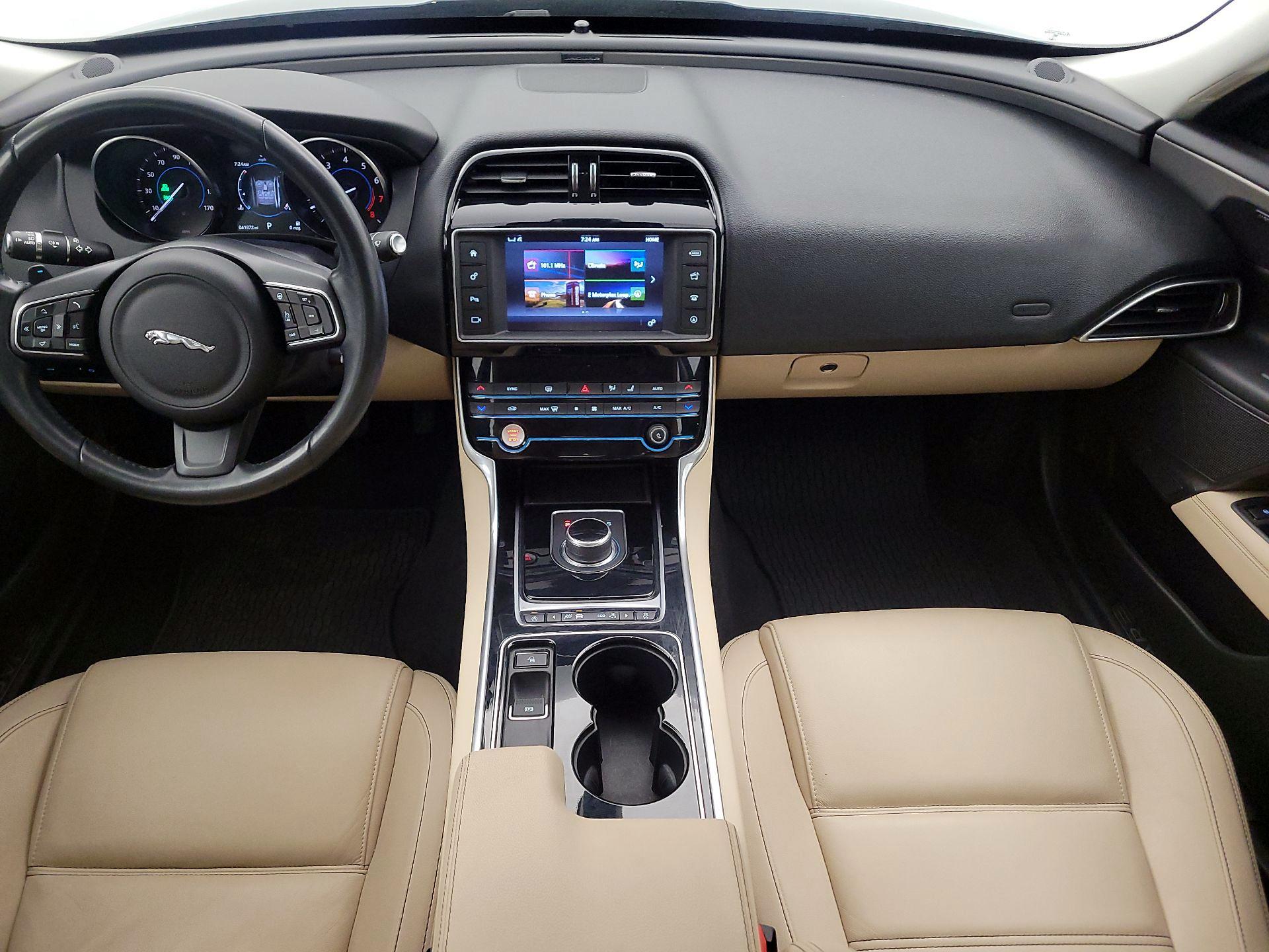 Thumbnail: 2017 Jaguar XE - 9