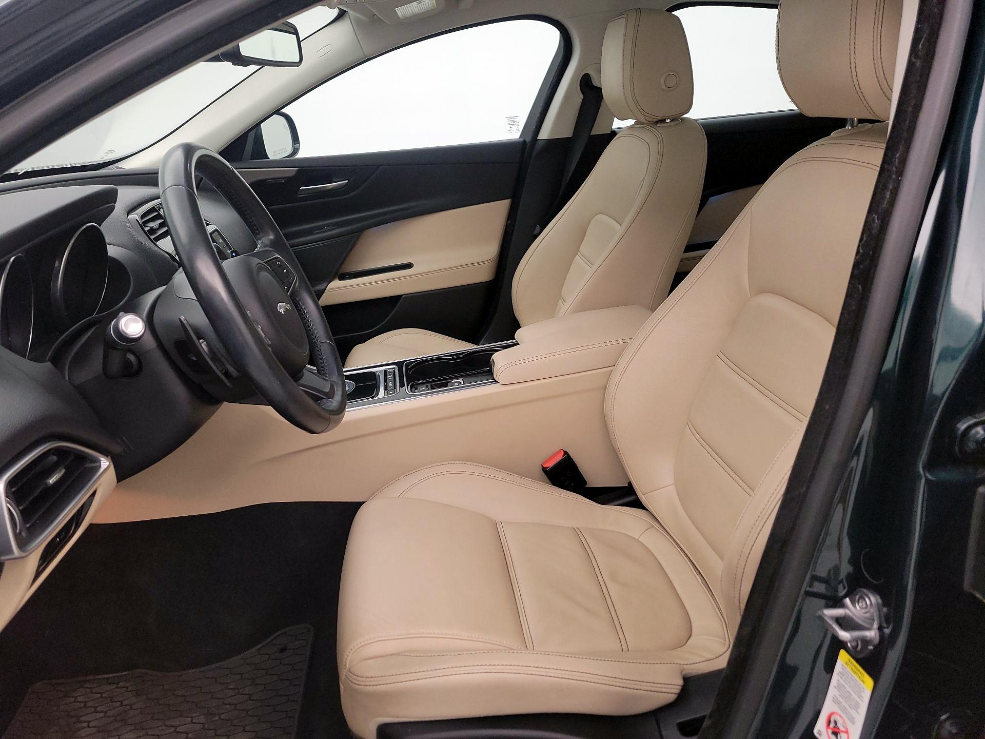 Thumbnail: 2017 Jaguar XE - 11