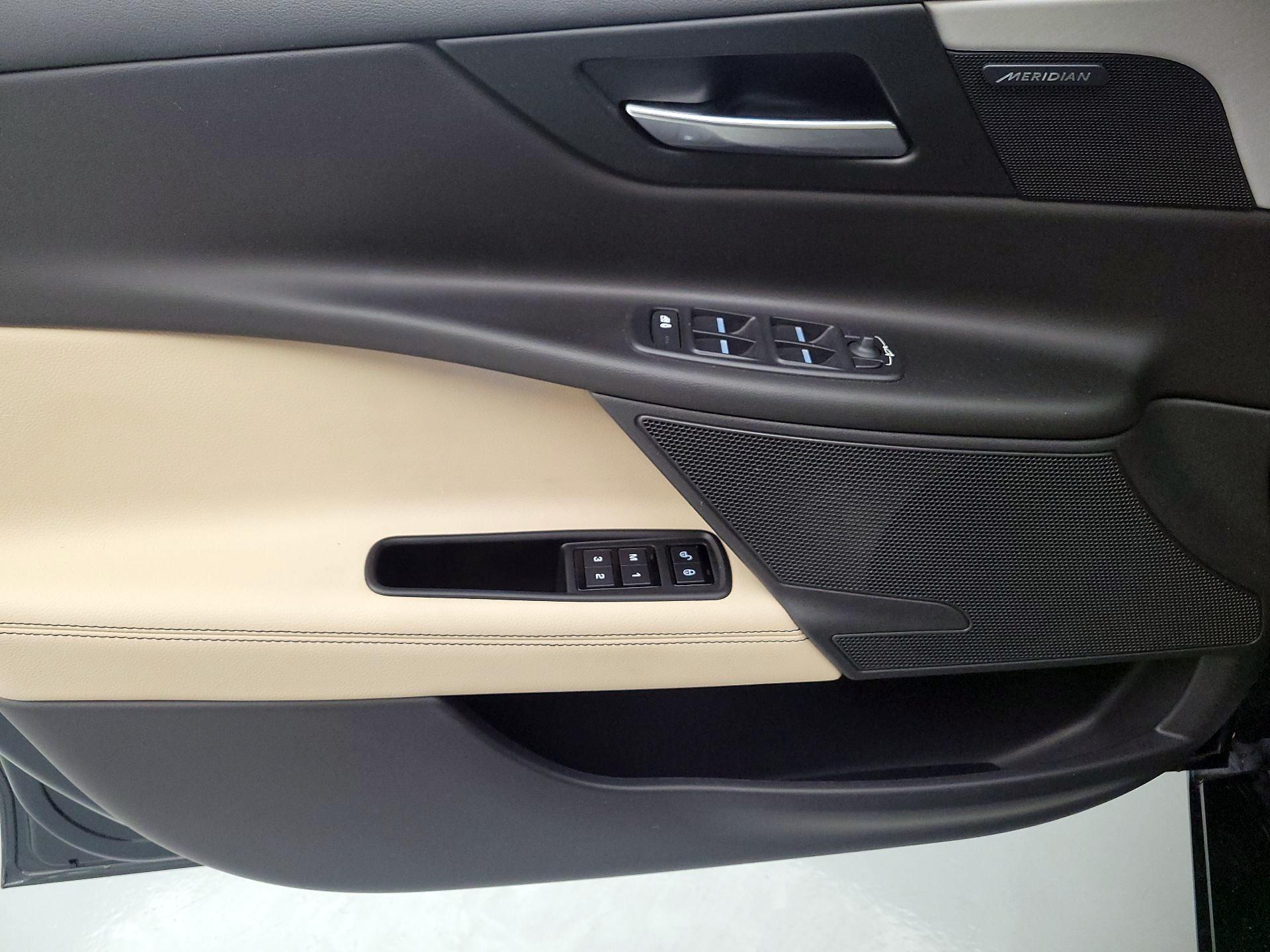 Thumbnail: 2017 Jaguar XE - 12