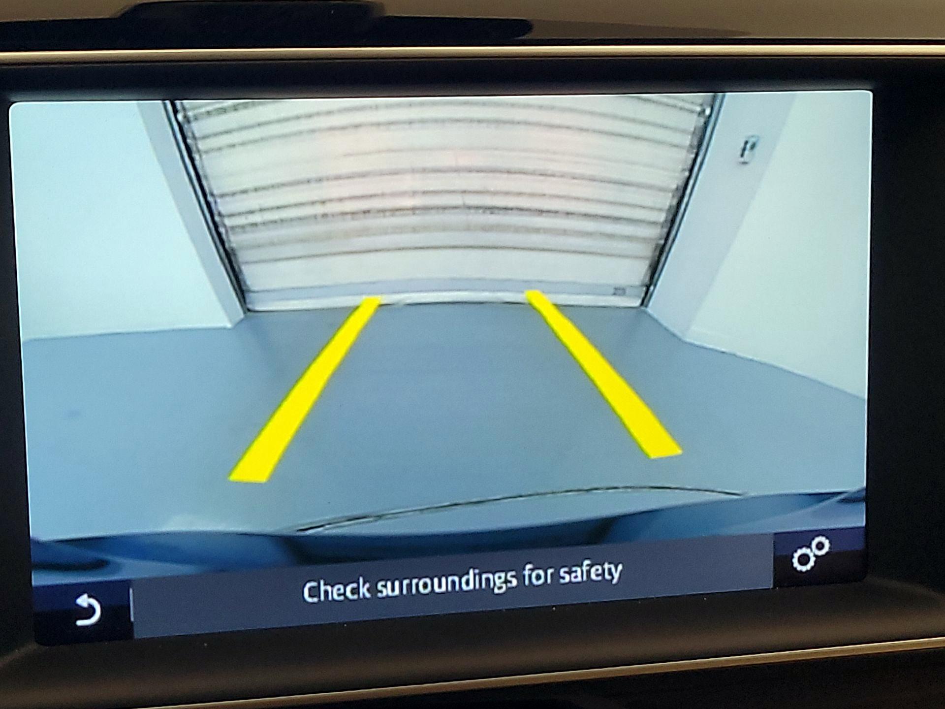 Thumbnail: 2017 Jaguar XE - 15