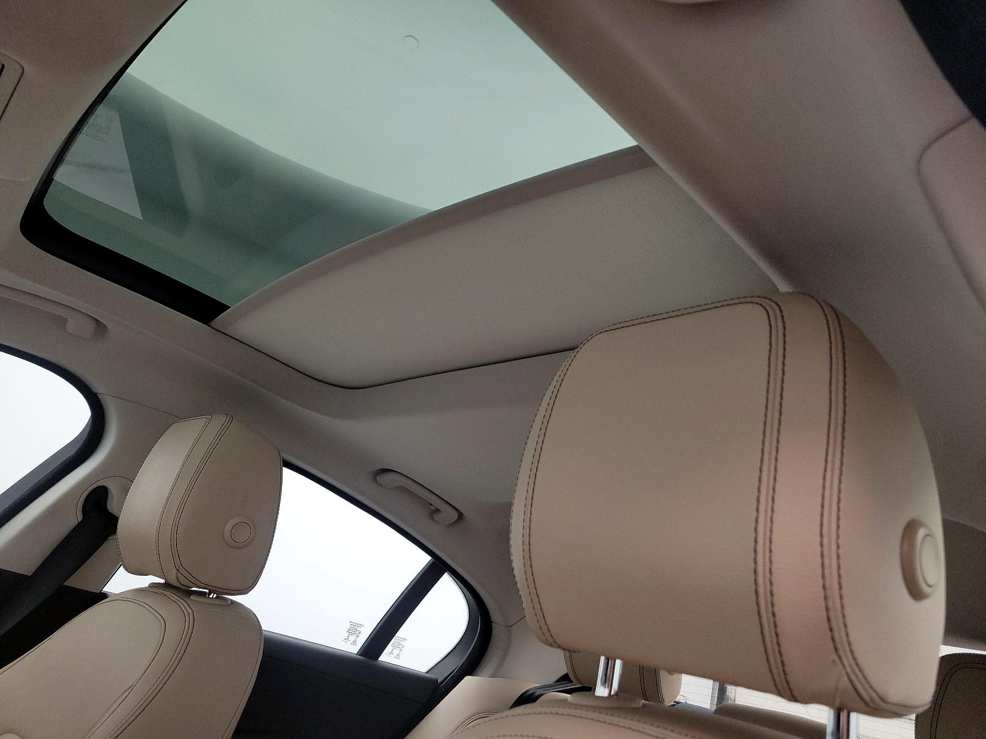 Thumbnail: 2017 Jaguar XE - 20