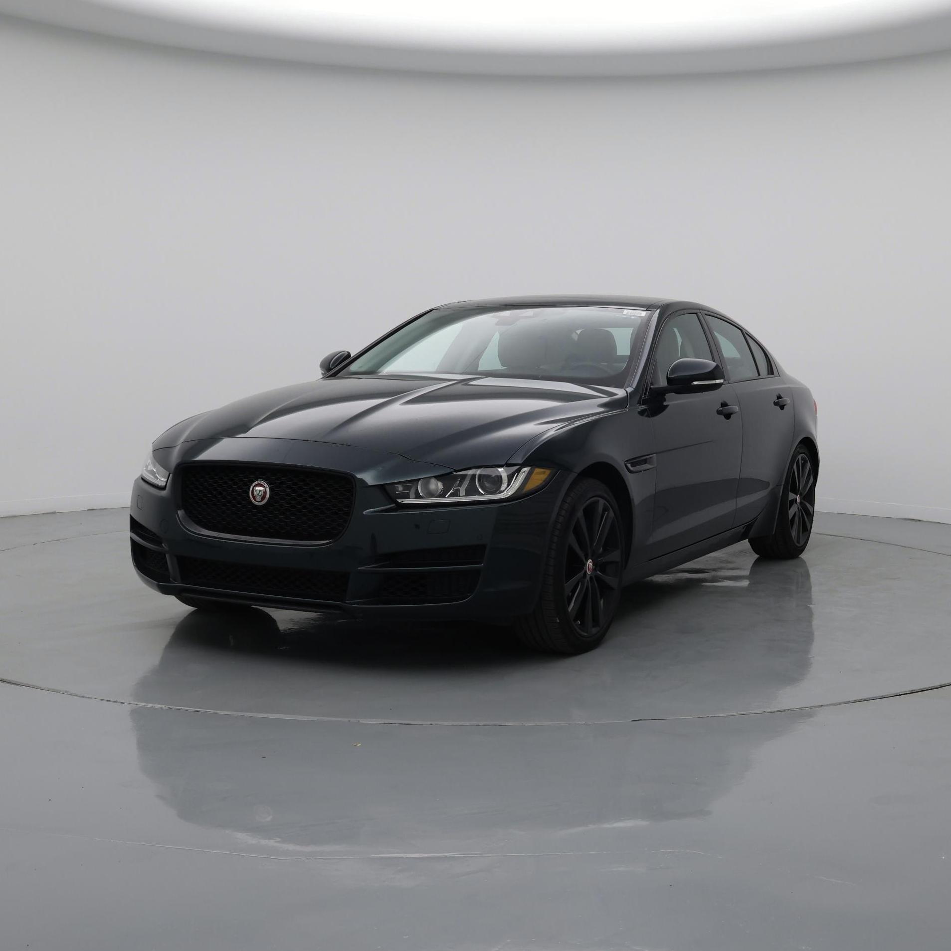 Thumbnail: 2017 Jaguar XE - 4