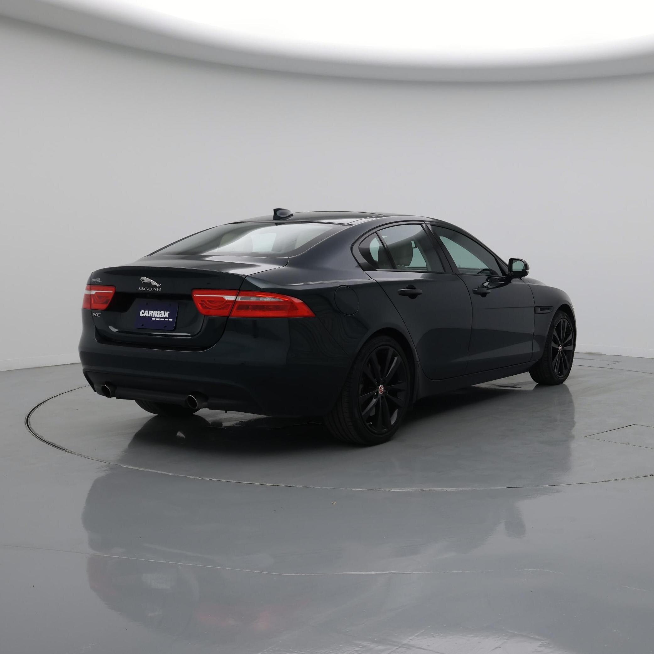 Thumbnail: 2017 Jaguar XE - 8