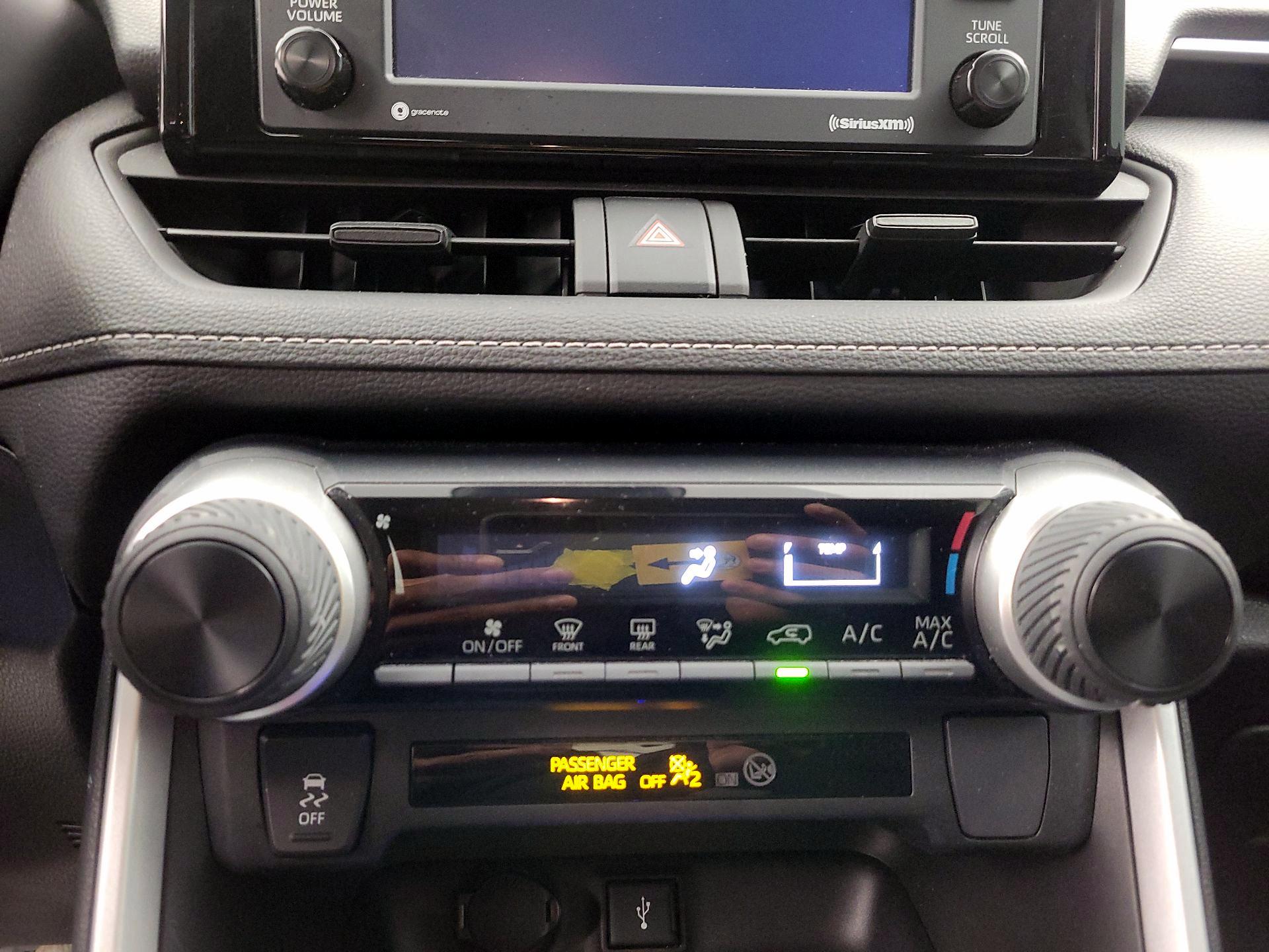 Thumbnail: 2021 Toyota RAV4 - 16