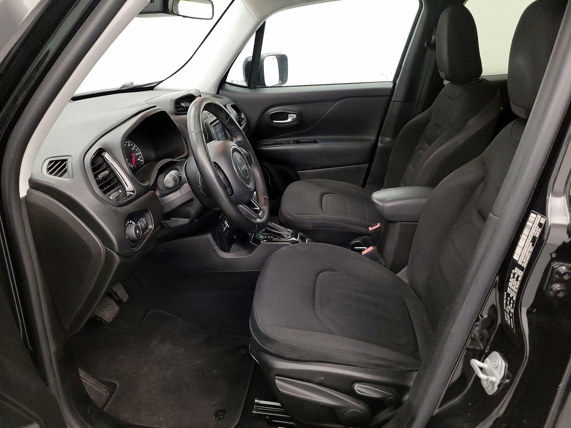 Thumbnail: 2017 Jeep Renegade - 11