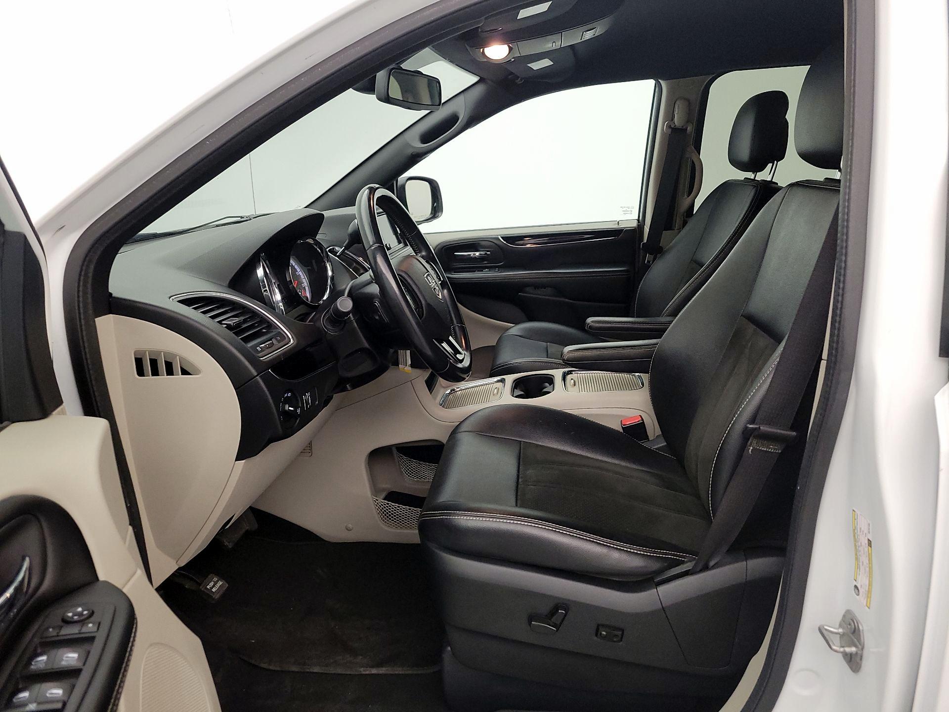 Thumbnail: 2019 Dodge Grand Caravan - 11