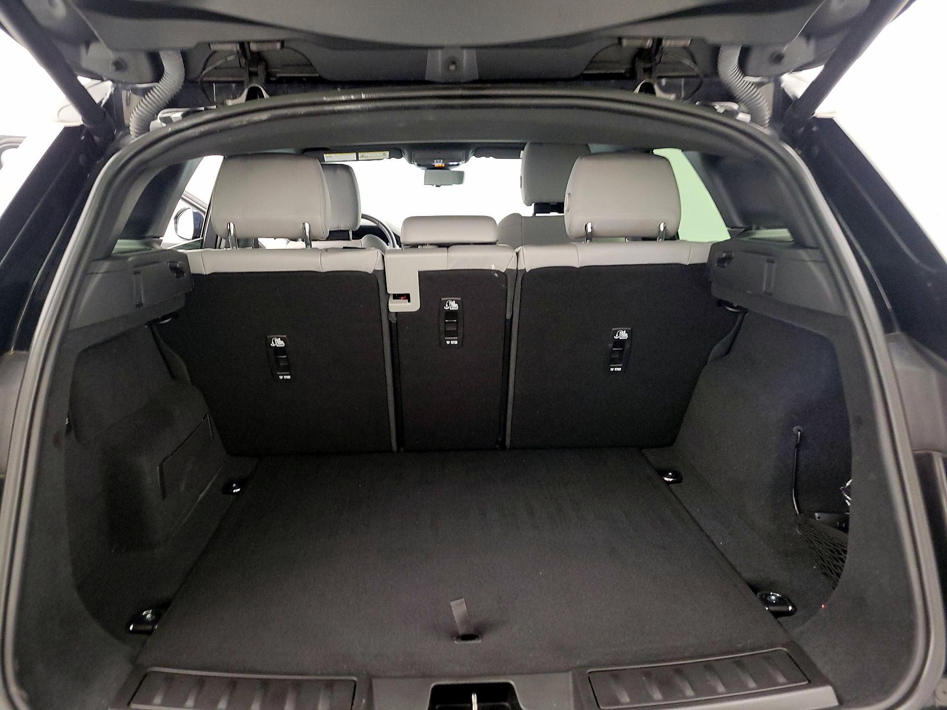 Thumbnail: 2020 Land Rover Range Rover Evoque - 20