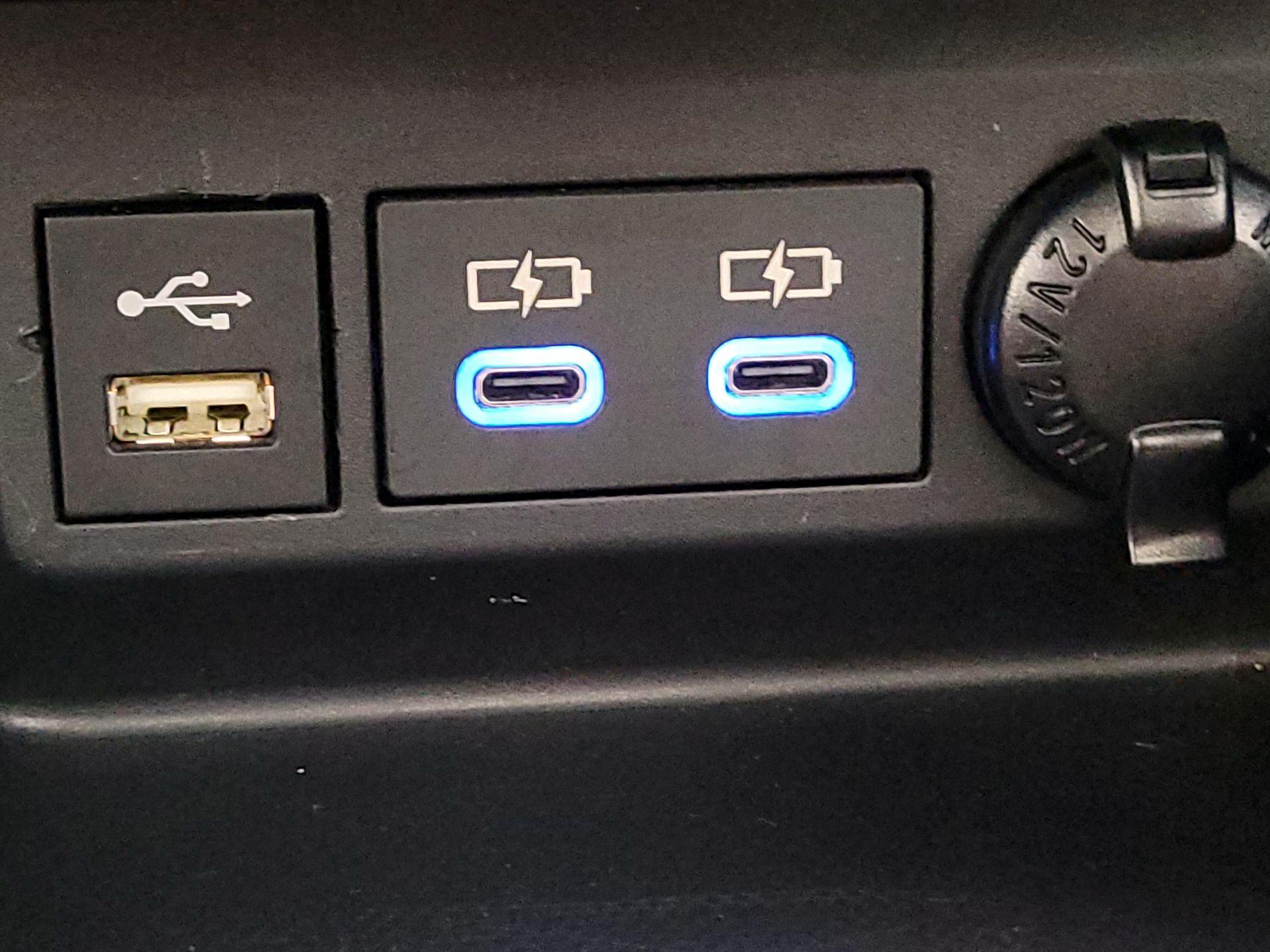 Thumbnail: 2022 Toyota Highlander - 19