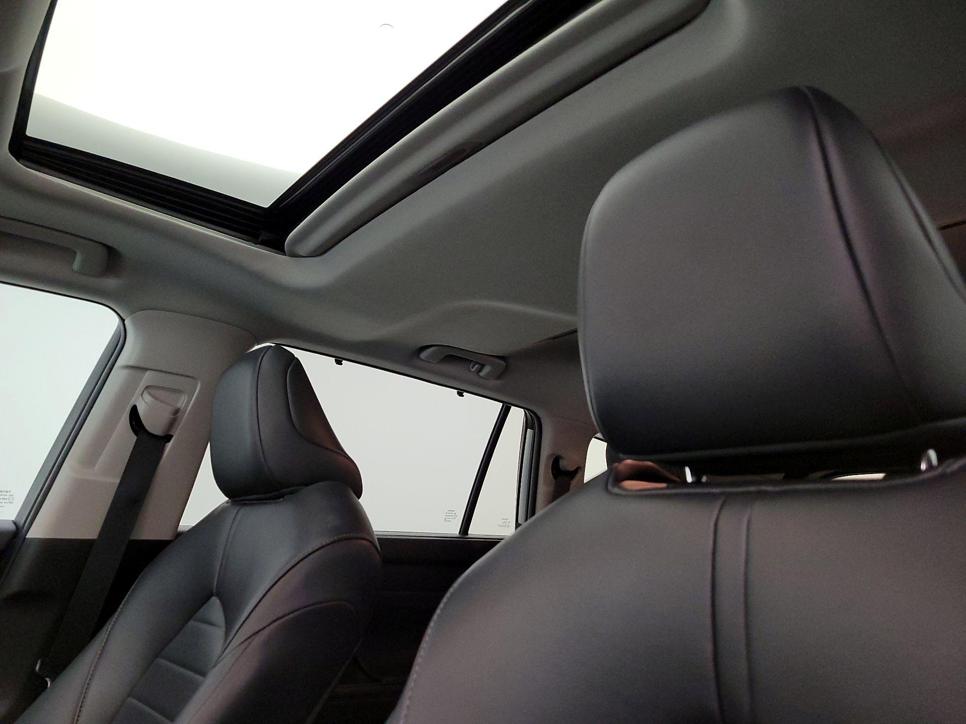 Thumbnail: 2022 Toyota Highlander - 20