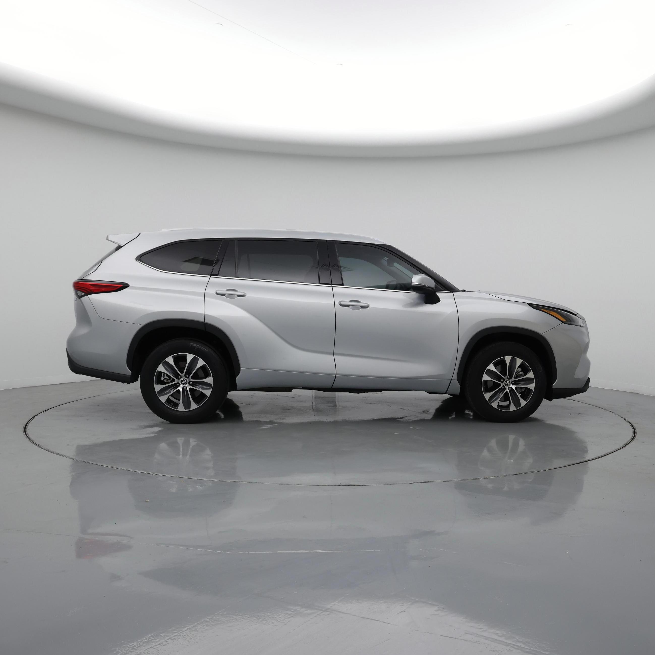 Thumbnail: 2022 Toyota Highlander - 7