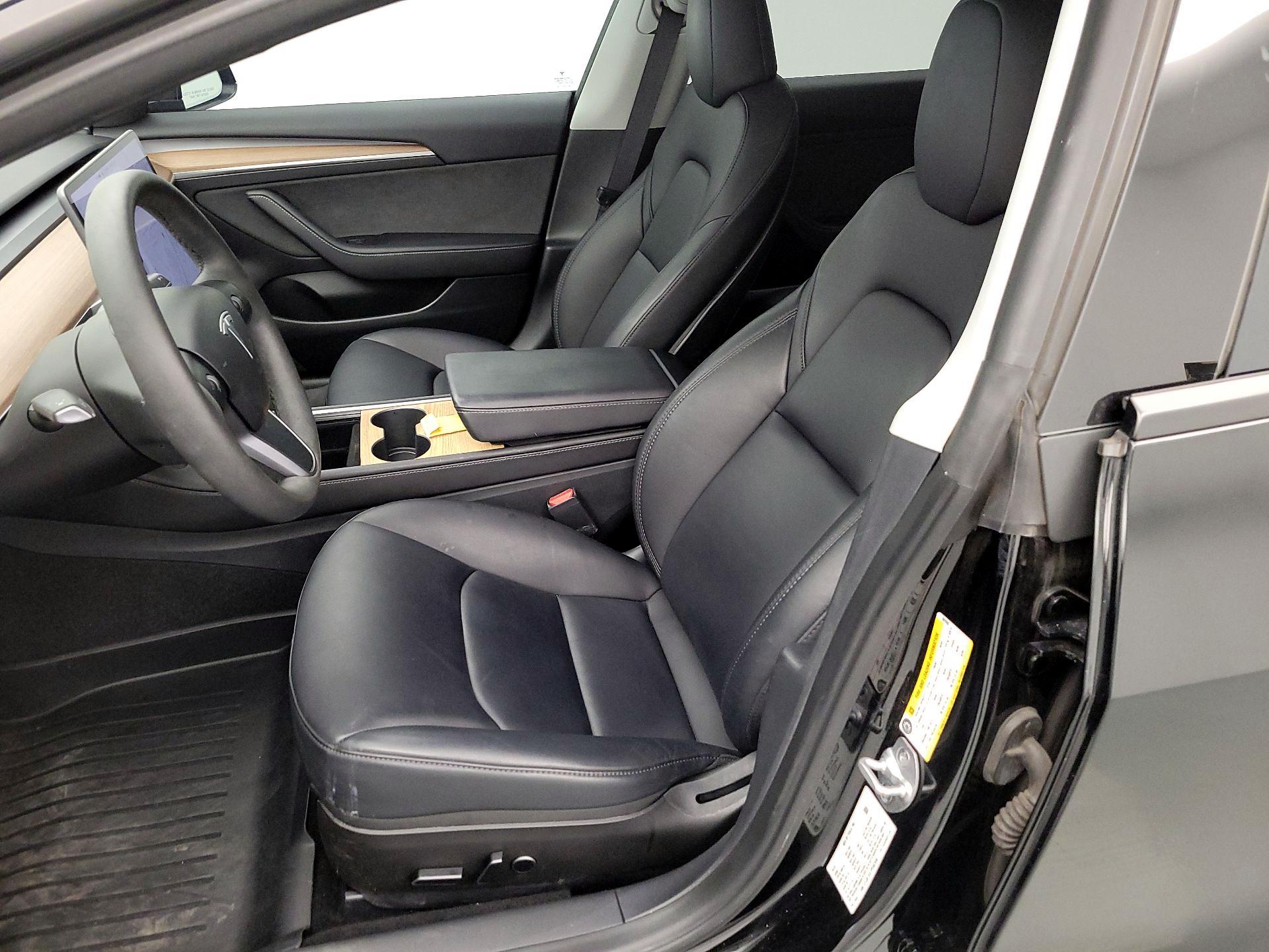 Thumbnail: 2023 Tesla Model 3 - 11