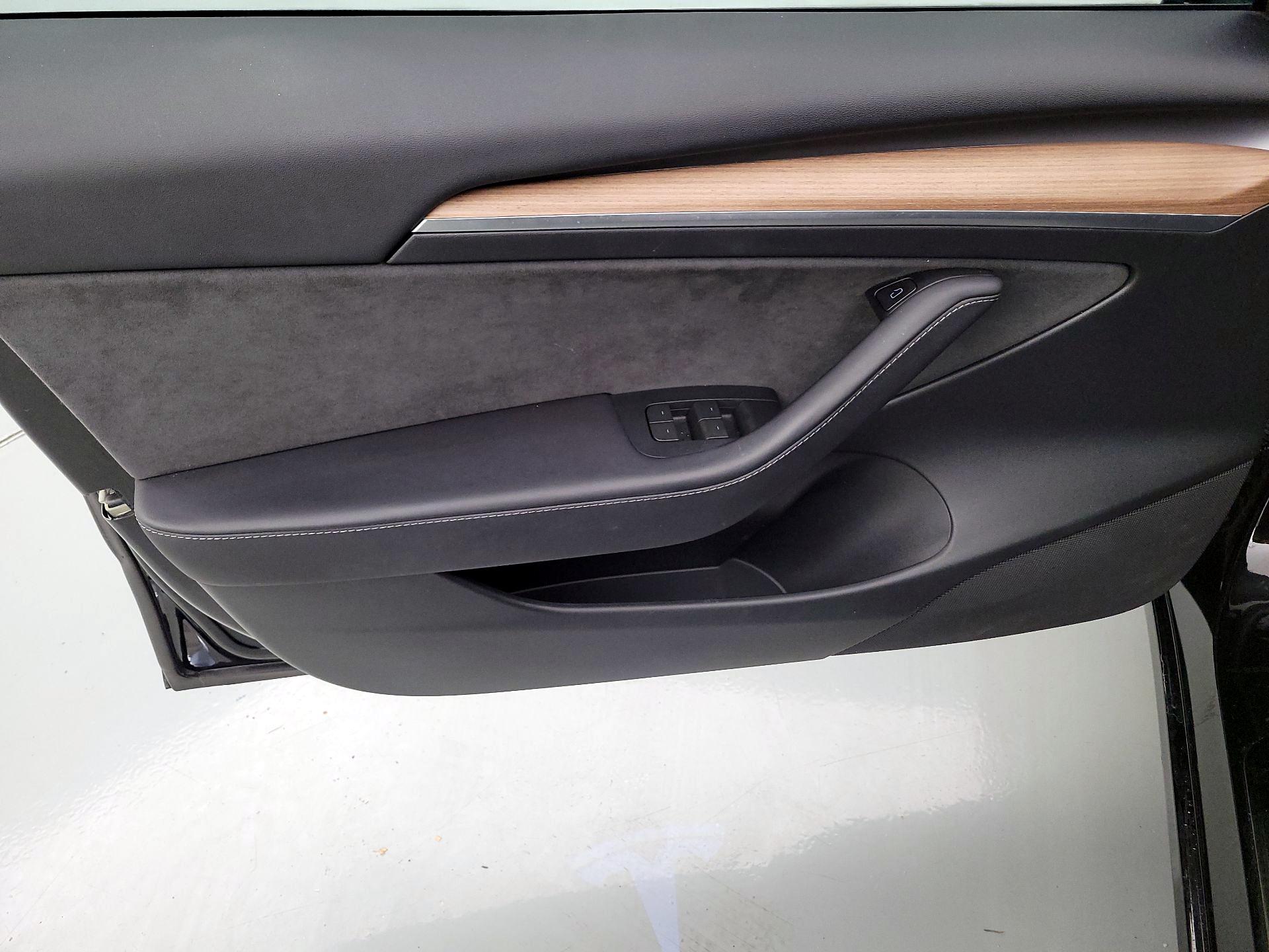 Thumbnail: 2023 Tesla Model 3 - 12