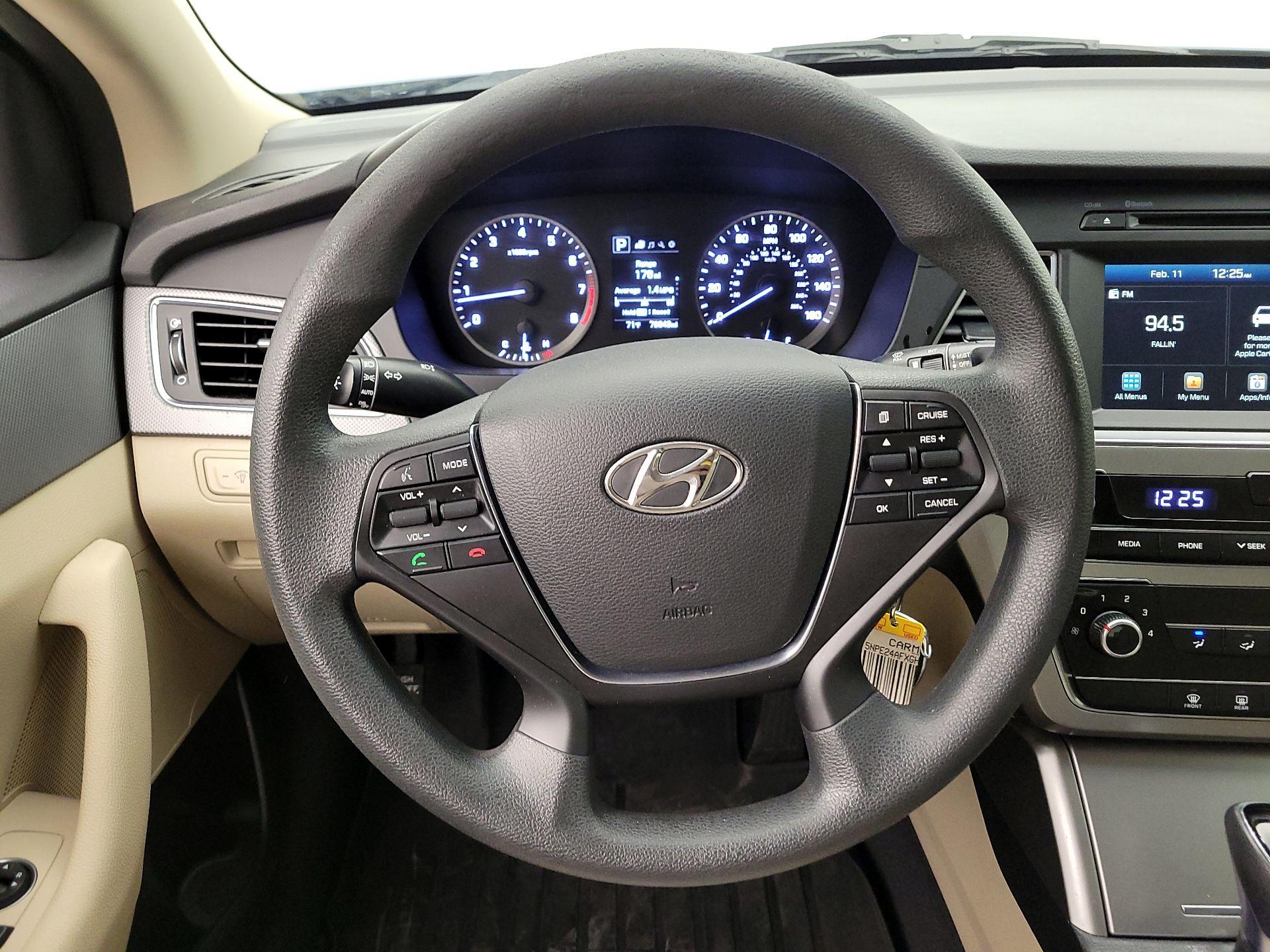 Thumbnail: 2016 Hyundai Sonata - 10