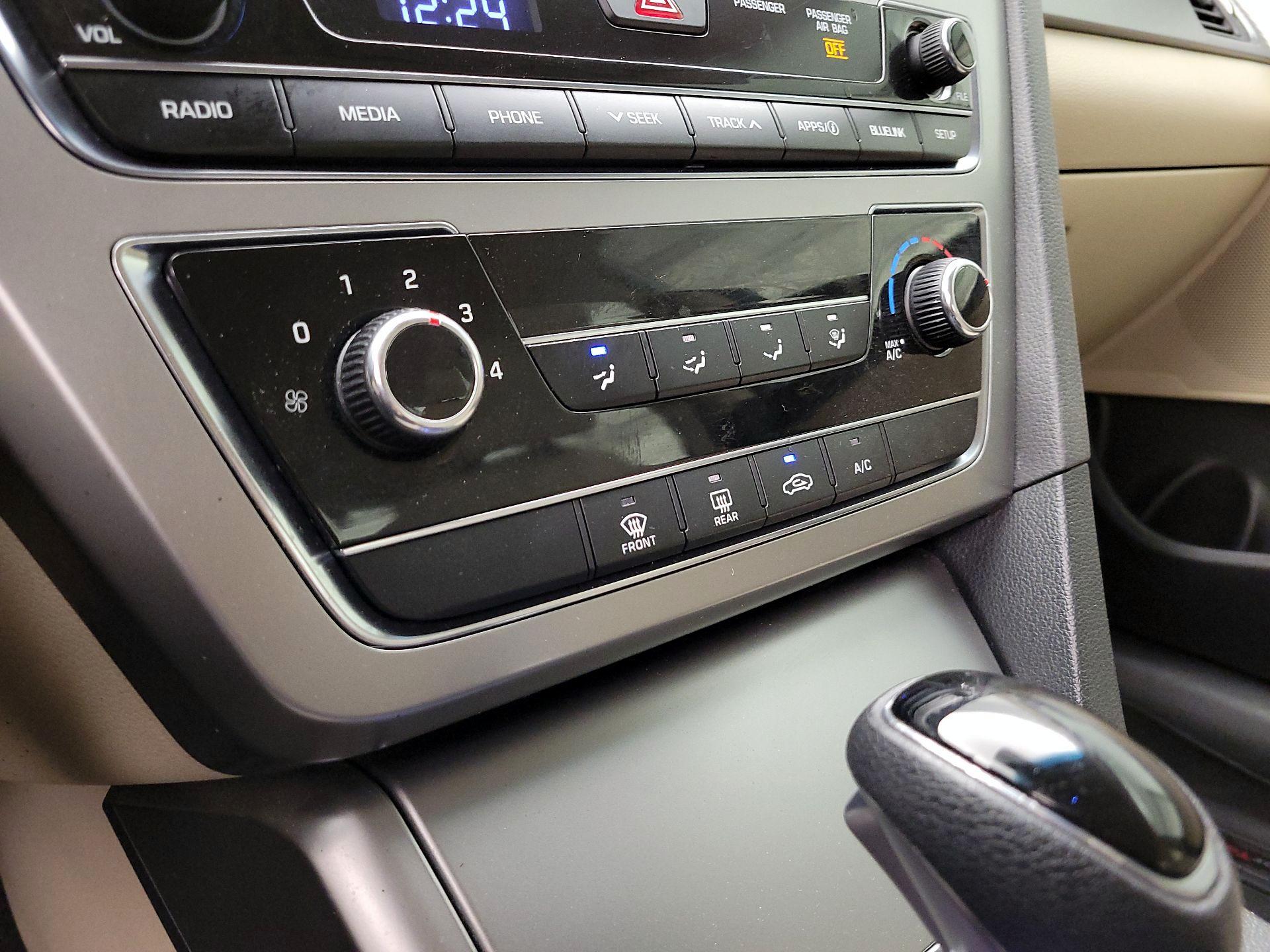 Thumbnail: 2016 Hyundai Sonata - 16