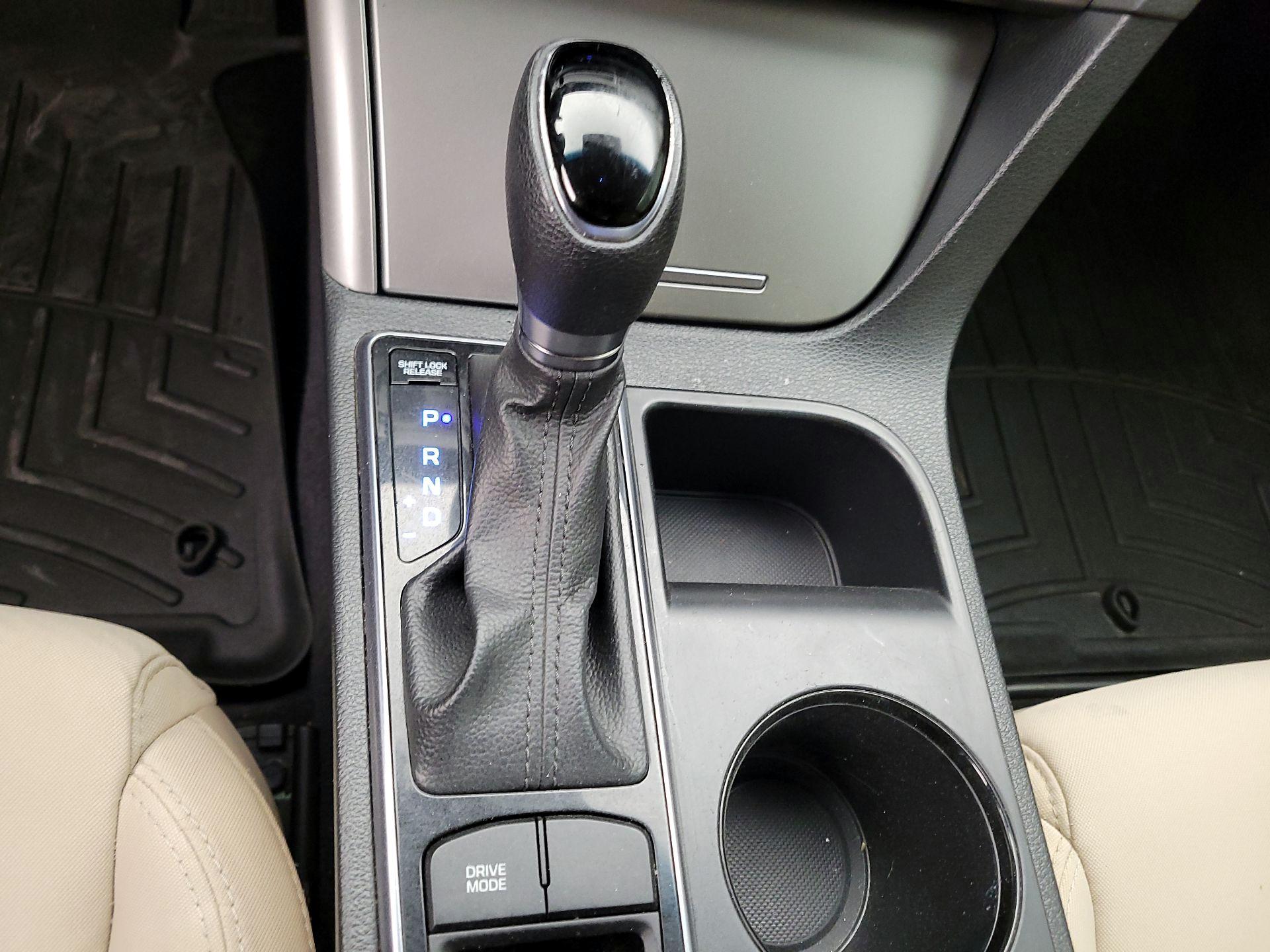 Thumbnail: 2016 Hyundai Sonata - 17