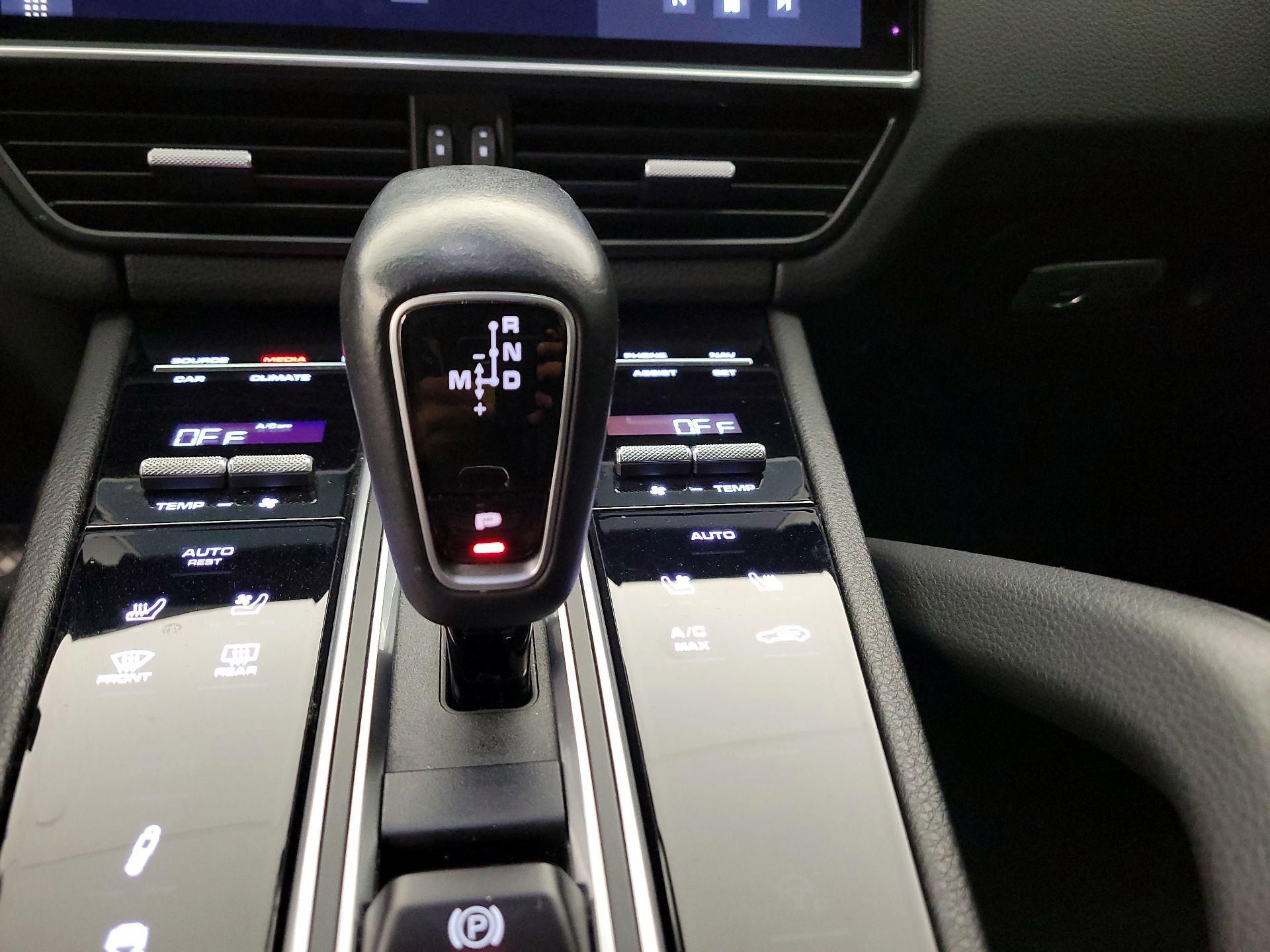 Thumbnail: 2020 Porsche Cayenne - 18