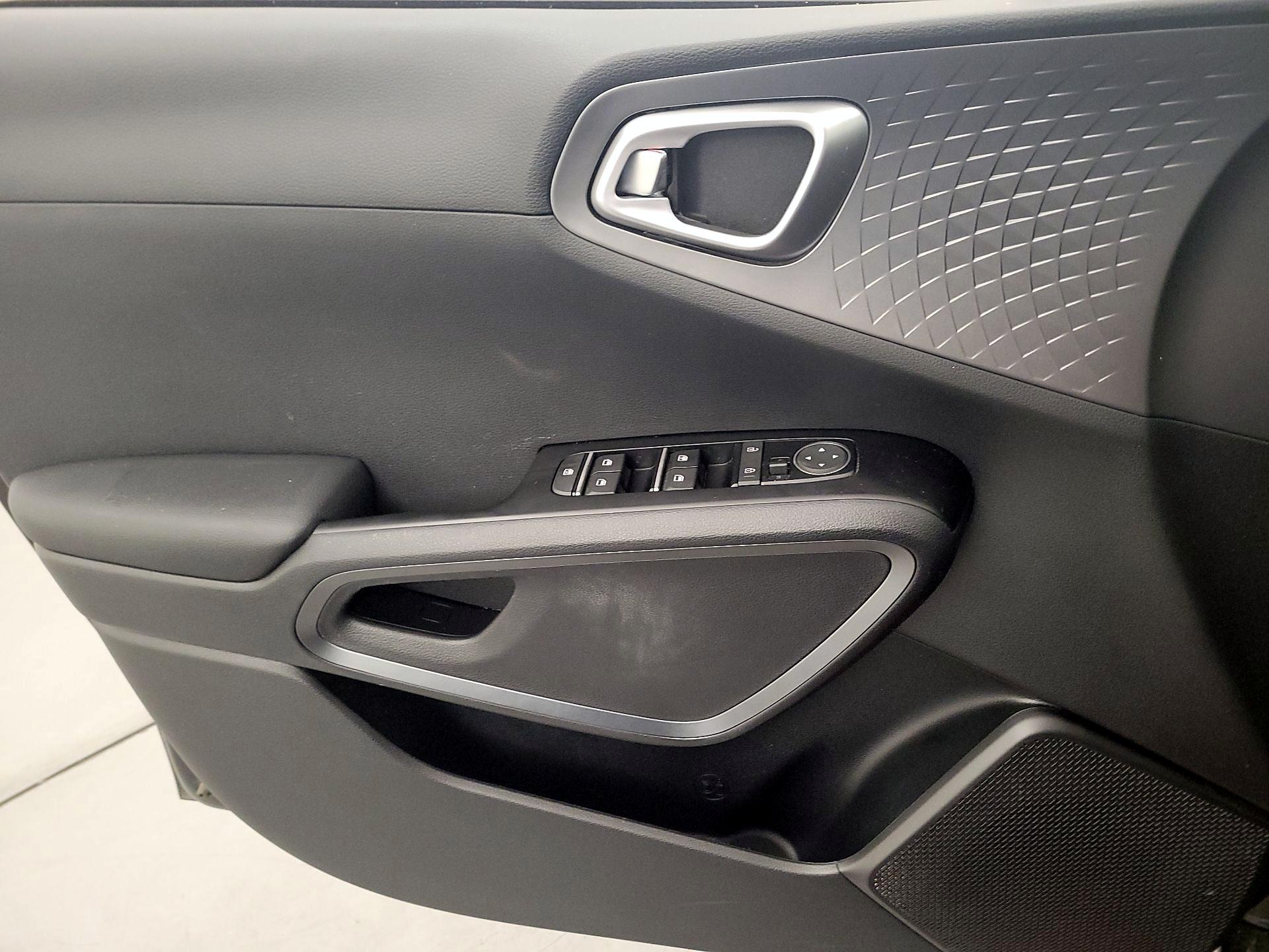 Thumbnail: 2020 Kia Soul - 12