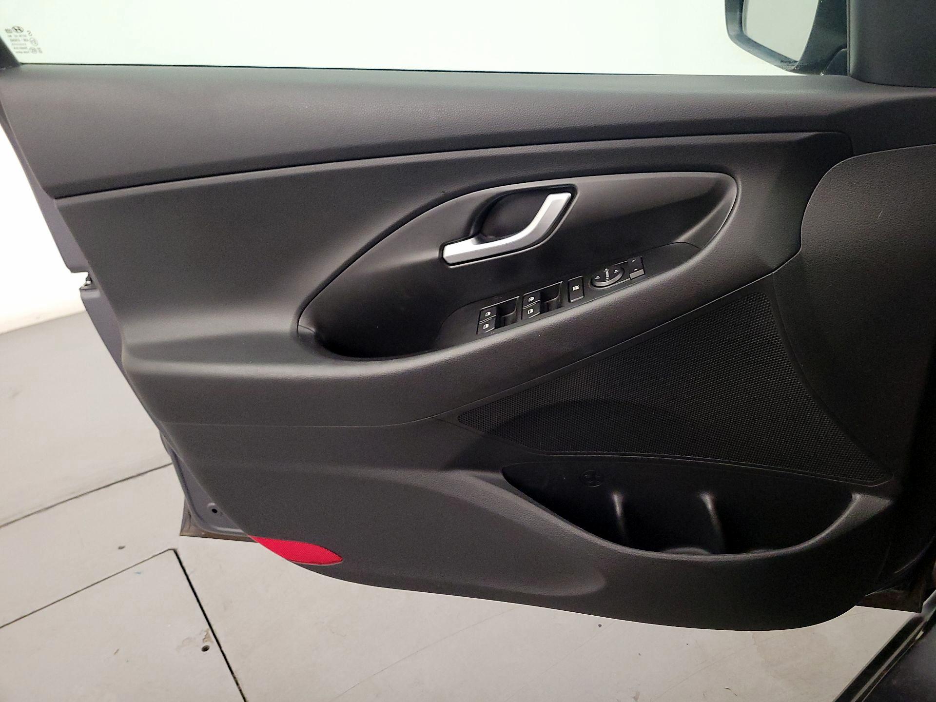Thumbnail: 2019 Hyundai Elantra - 12