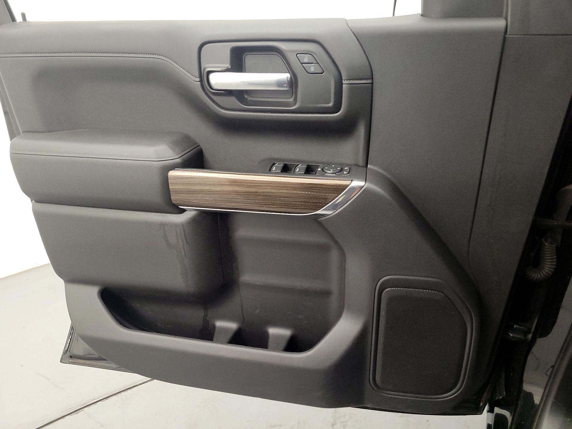 Thumbnail: 2021 Chevrolet Silverado 1500 - 12