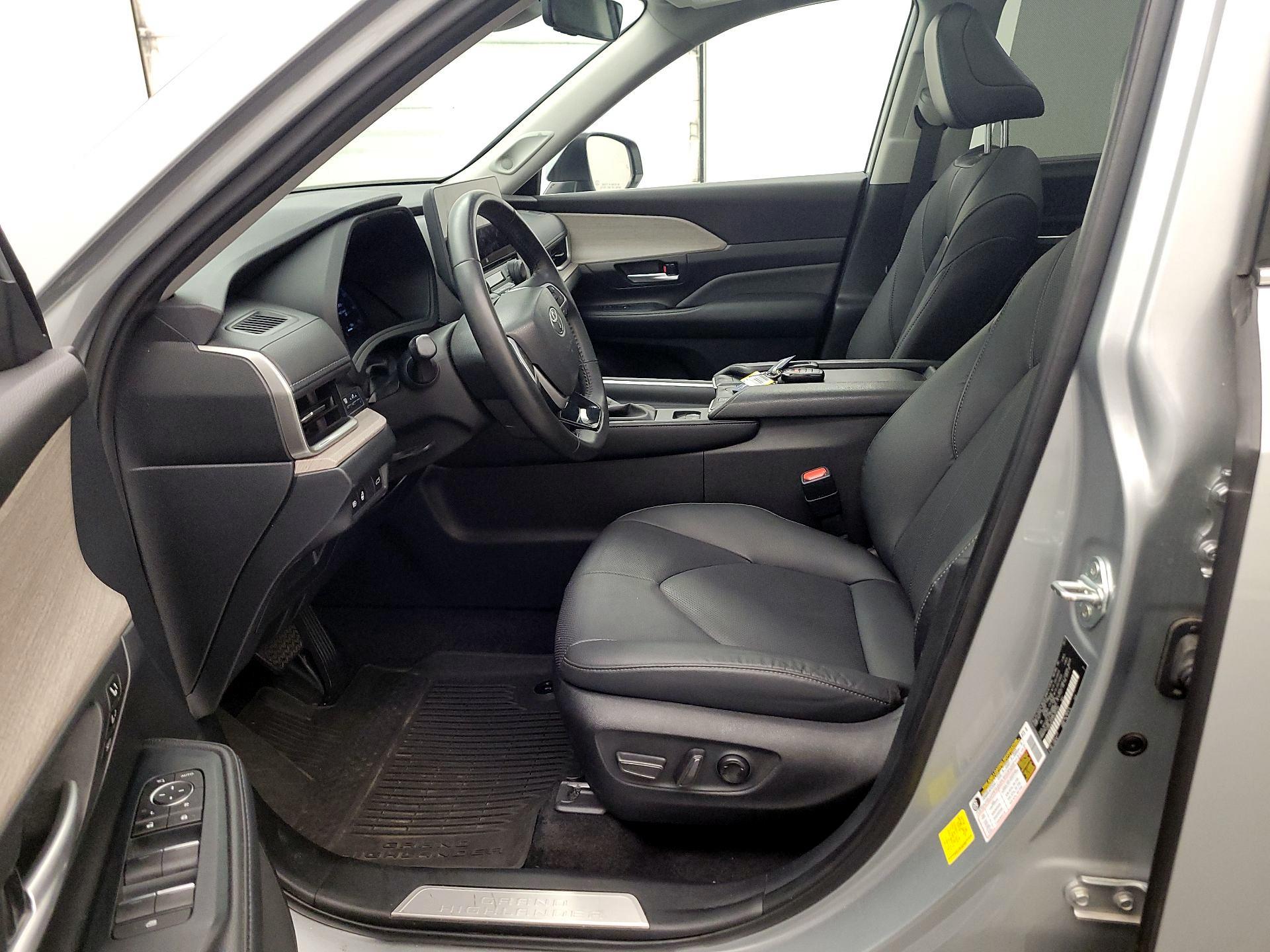 Thumbnail: 2024 Toyota Grand Highlander - 11