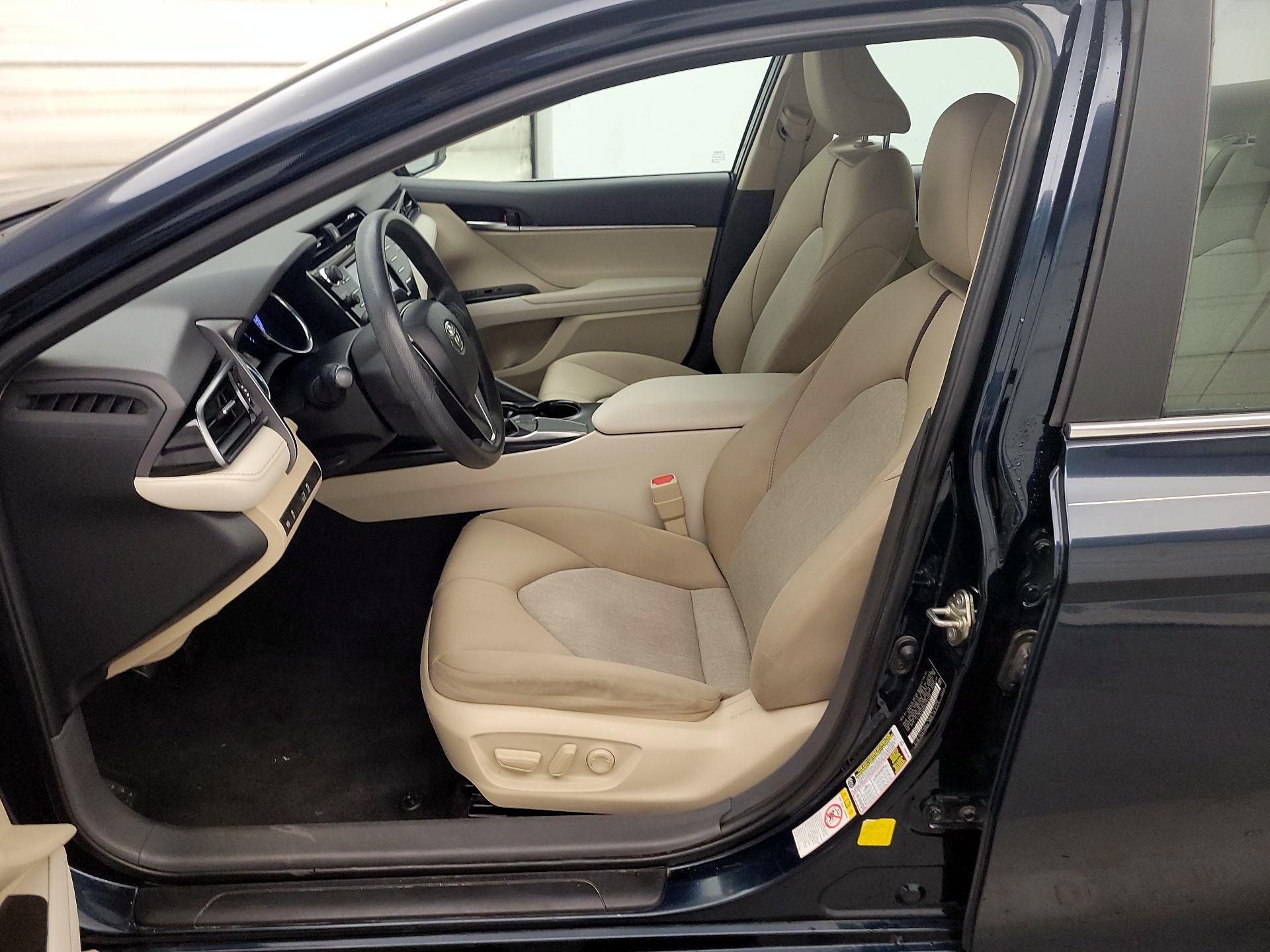 Thumbnail: 2019 Toyota Camry - 11