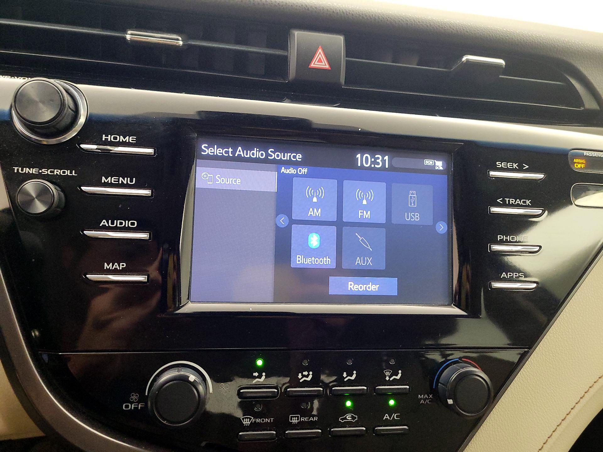 Thumbnail: 2019 Toyota Camry - 13
