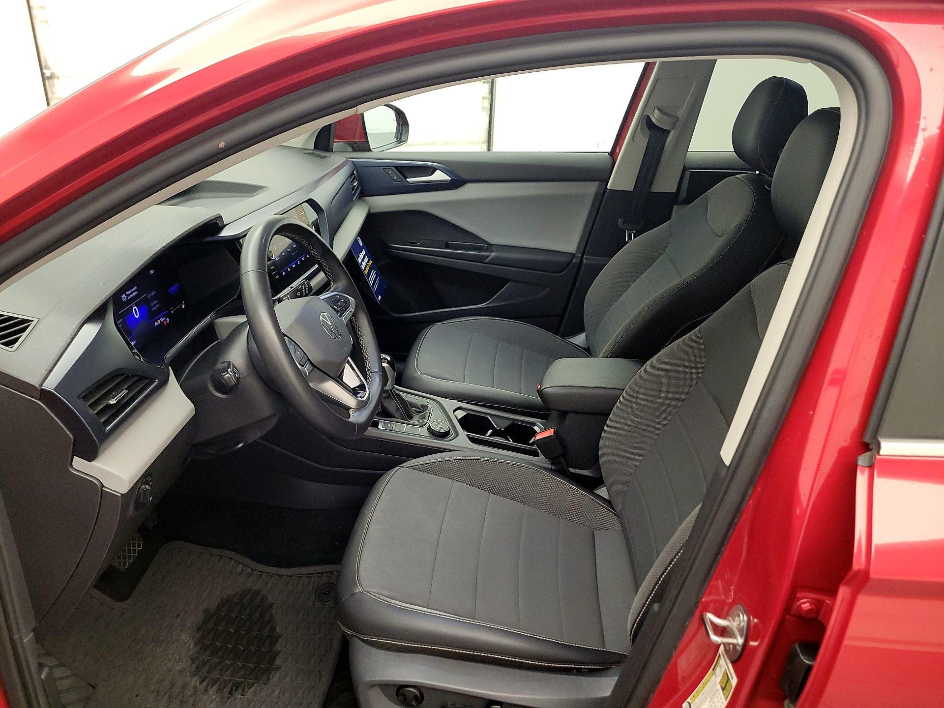 Thumbnail: 2022 Volkswagen Taos - 11