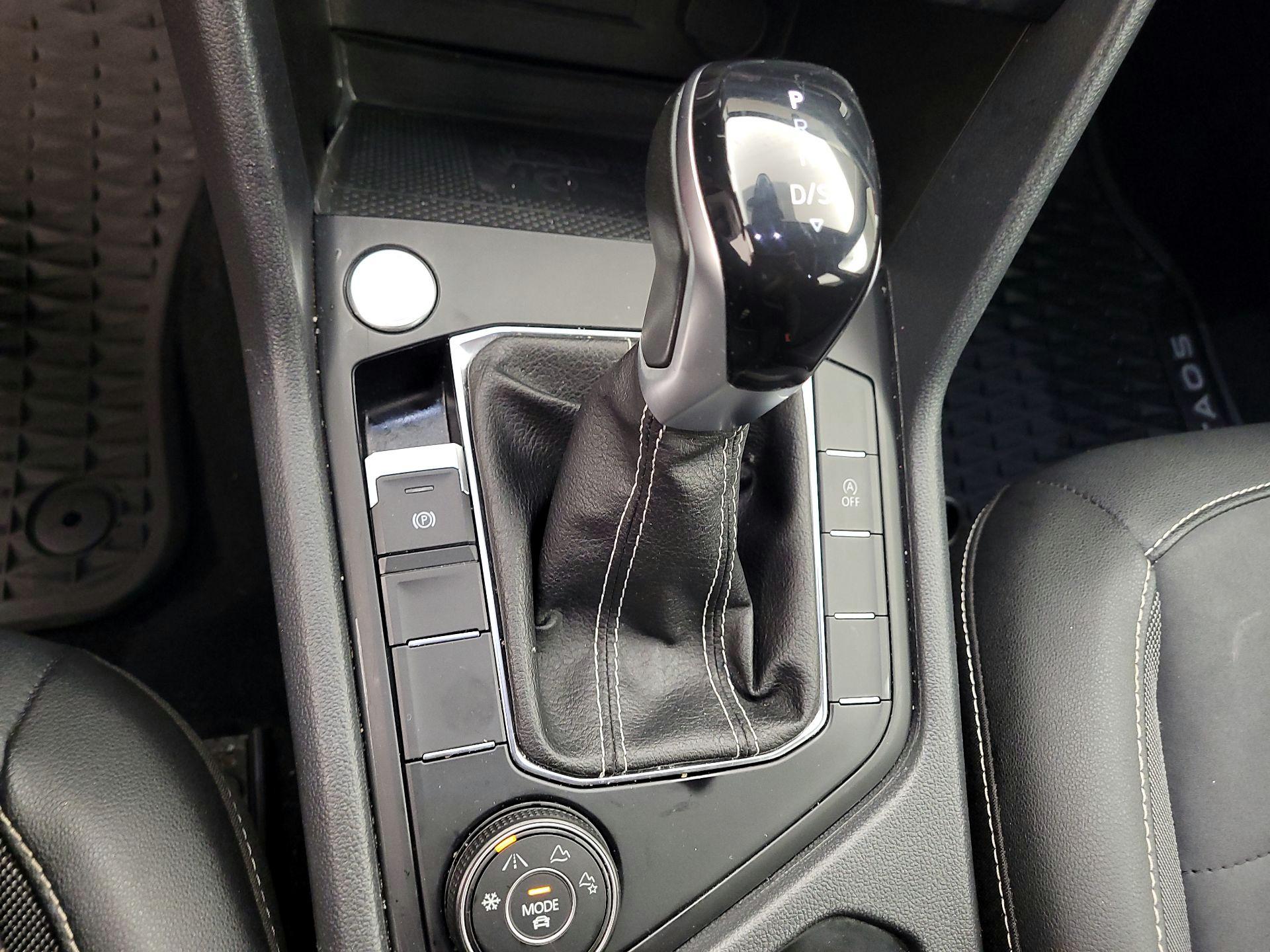 Thumbnail: 2022 Volkswagen Taos - 15