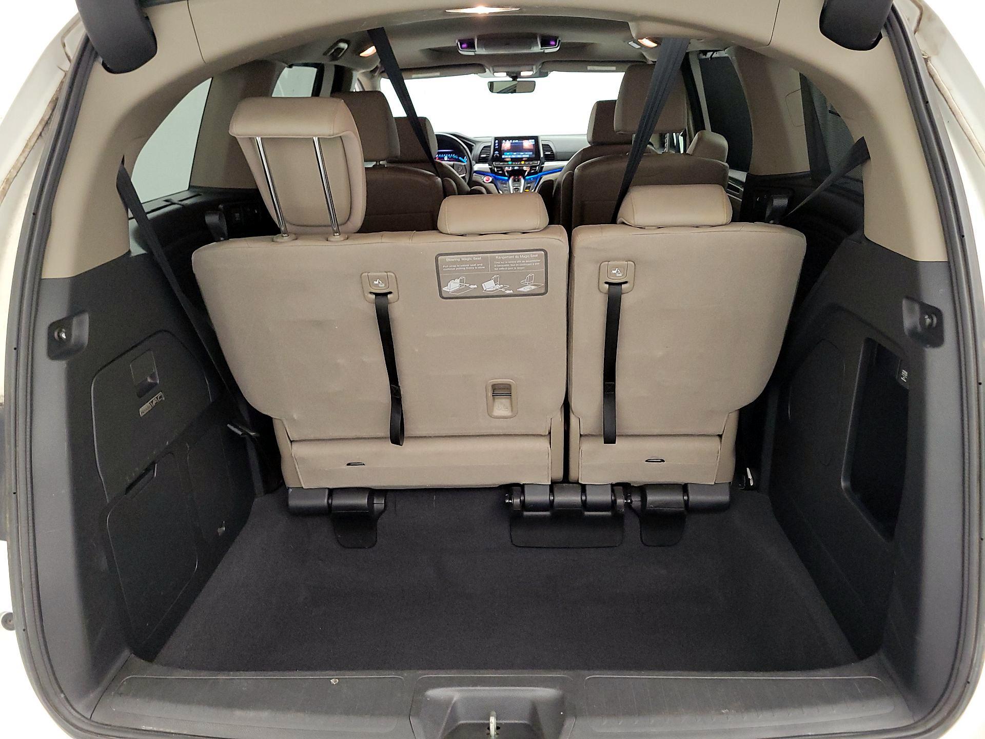 Thumbnail: 2020 Honda Odyssey - 16
