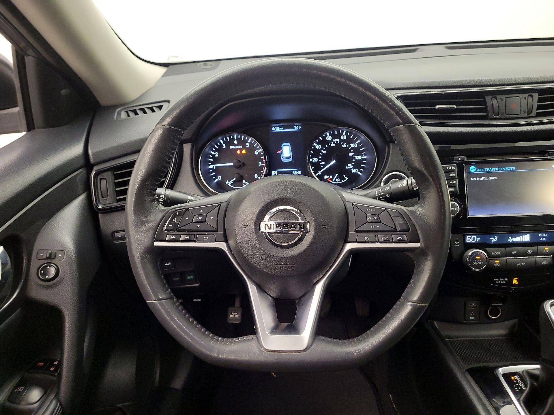 Thumbnail: 2017 Nissan Rogue - 10
