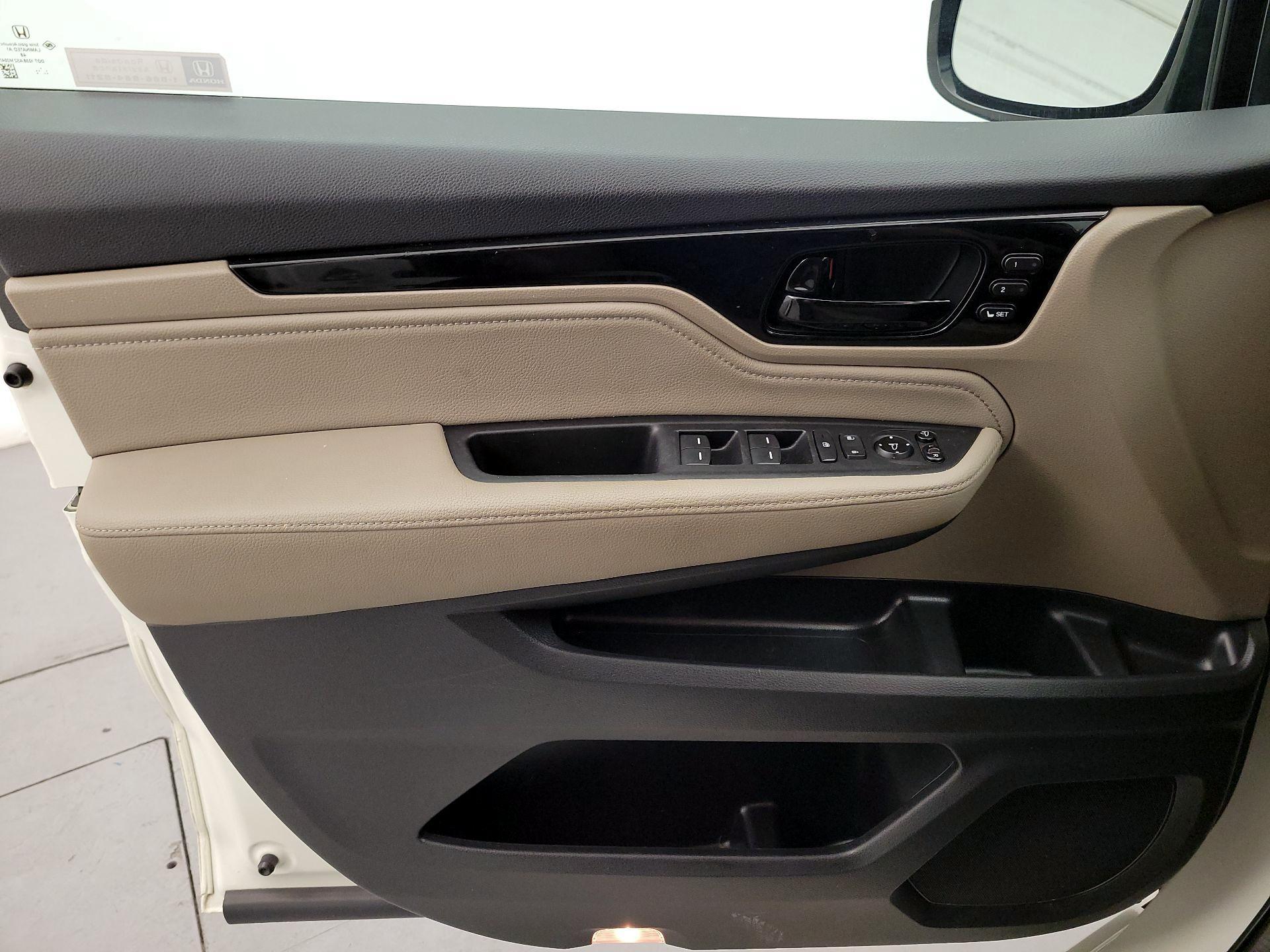 Thumbnail: 2019 Honda Odyssey - 12