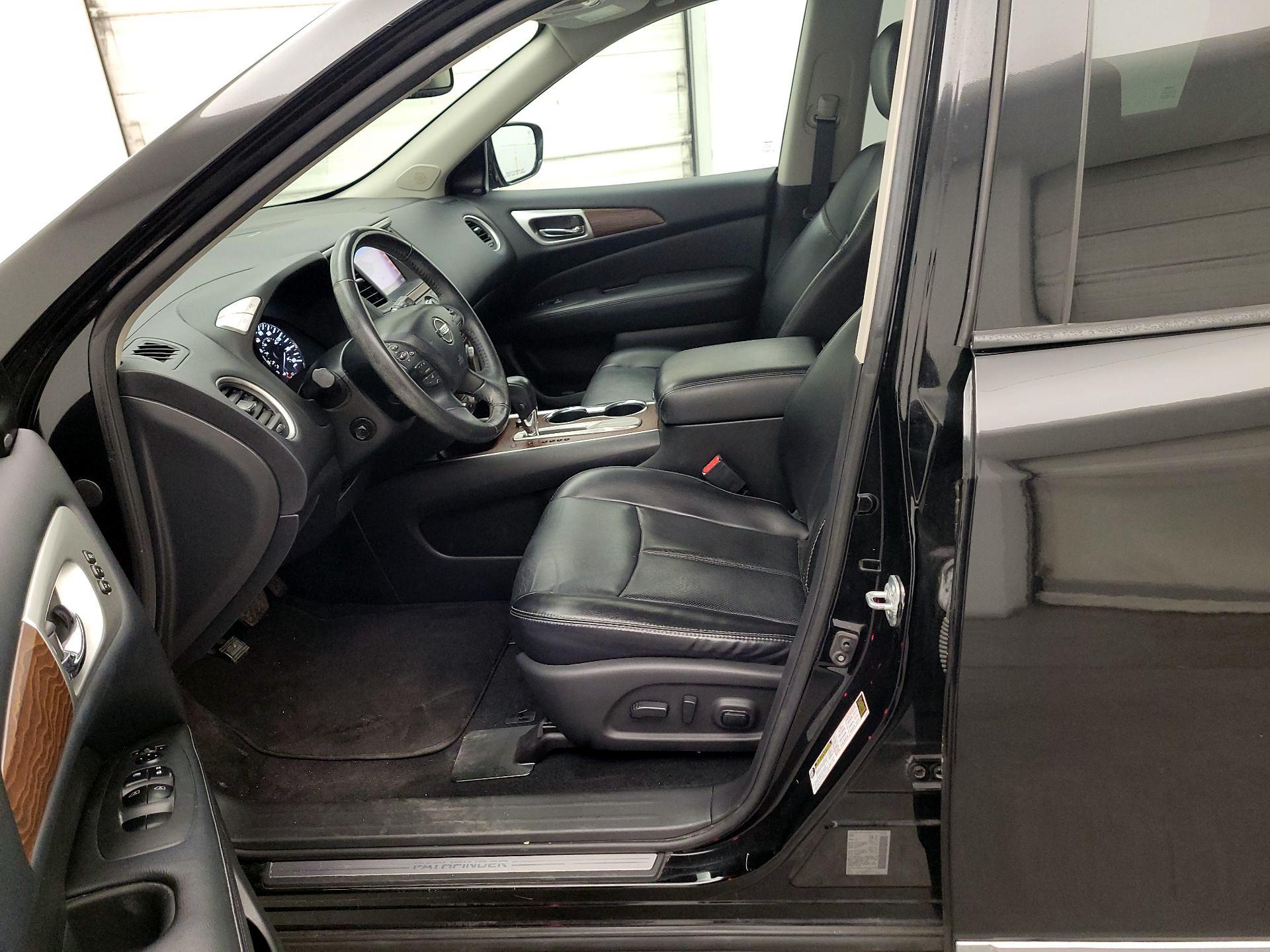 Thumbnail: 2017 Nissan Pathfinder - 11