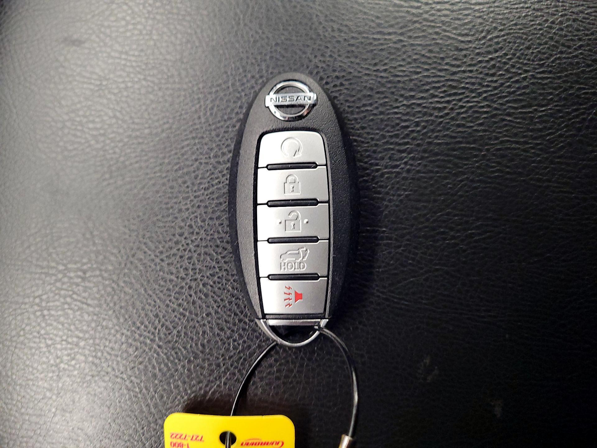 Thumbnail: 2017 Nissan Pathfinder - 18