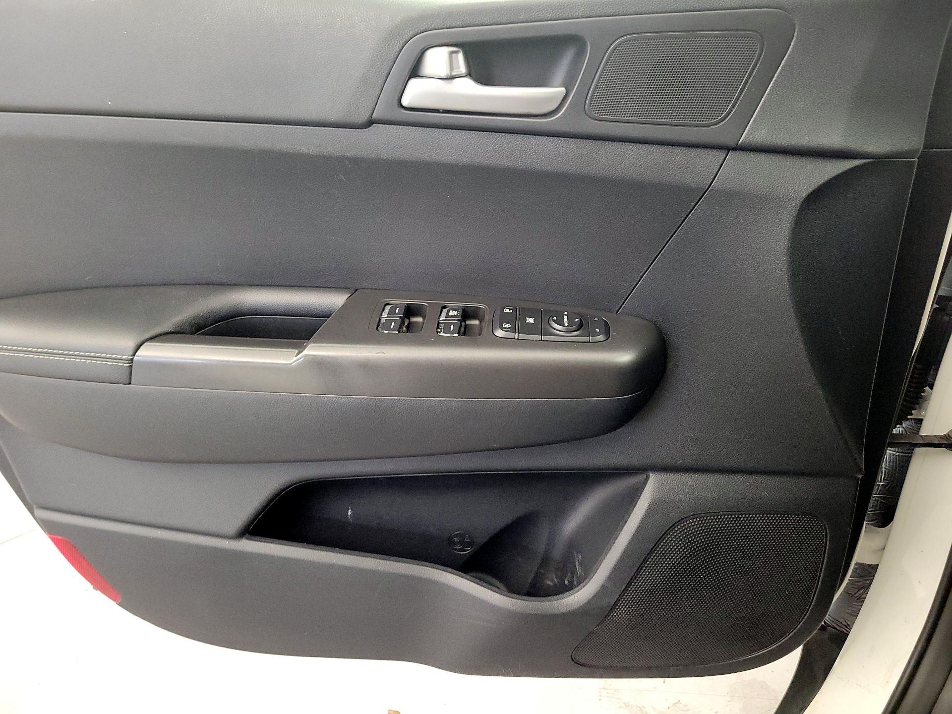 Thumbnail: 2017 Kia Sportage - 12