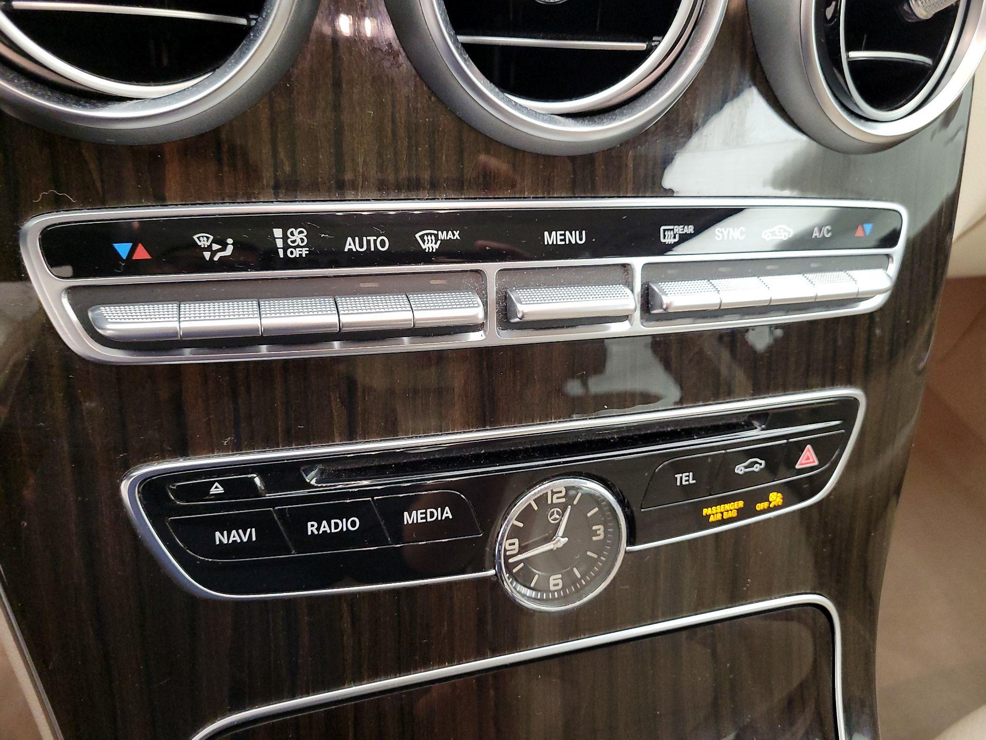 Thumbnail: 2015 Mercedes-Benz C-Class - 14