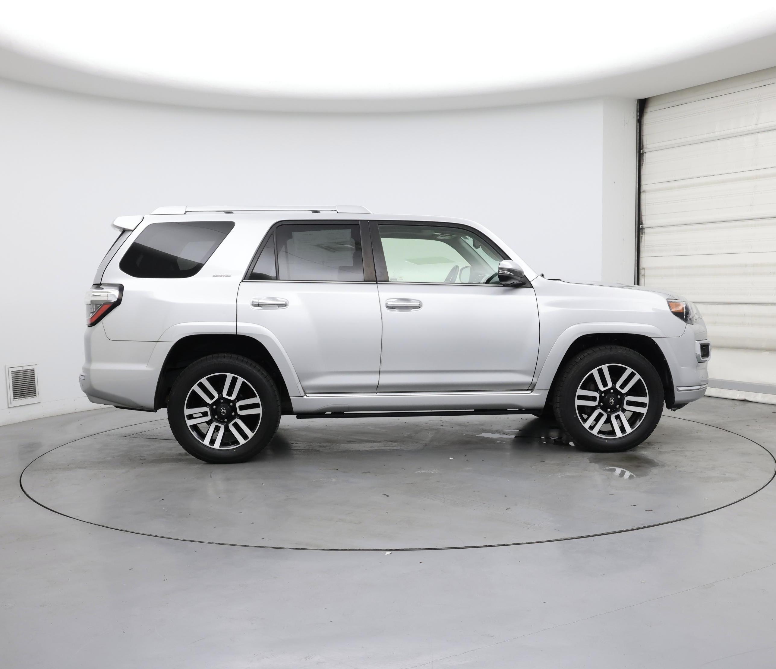 Thumbnail: 2018 Toyota 4Runner - 7