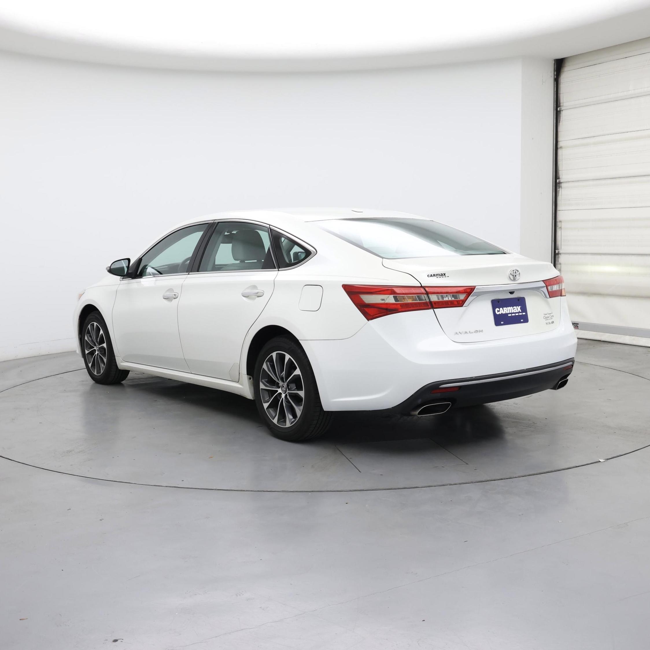 Thumbnail: 2016 Toyota Avalon - 2