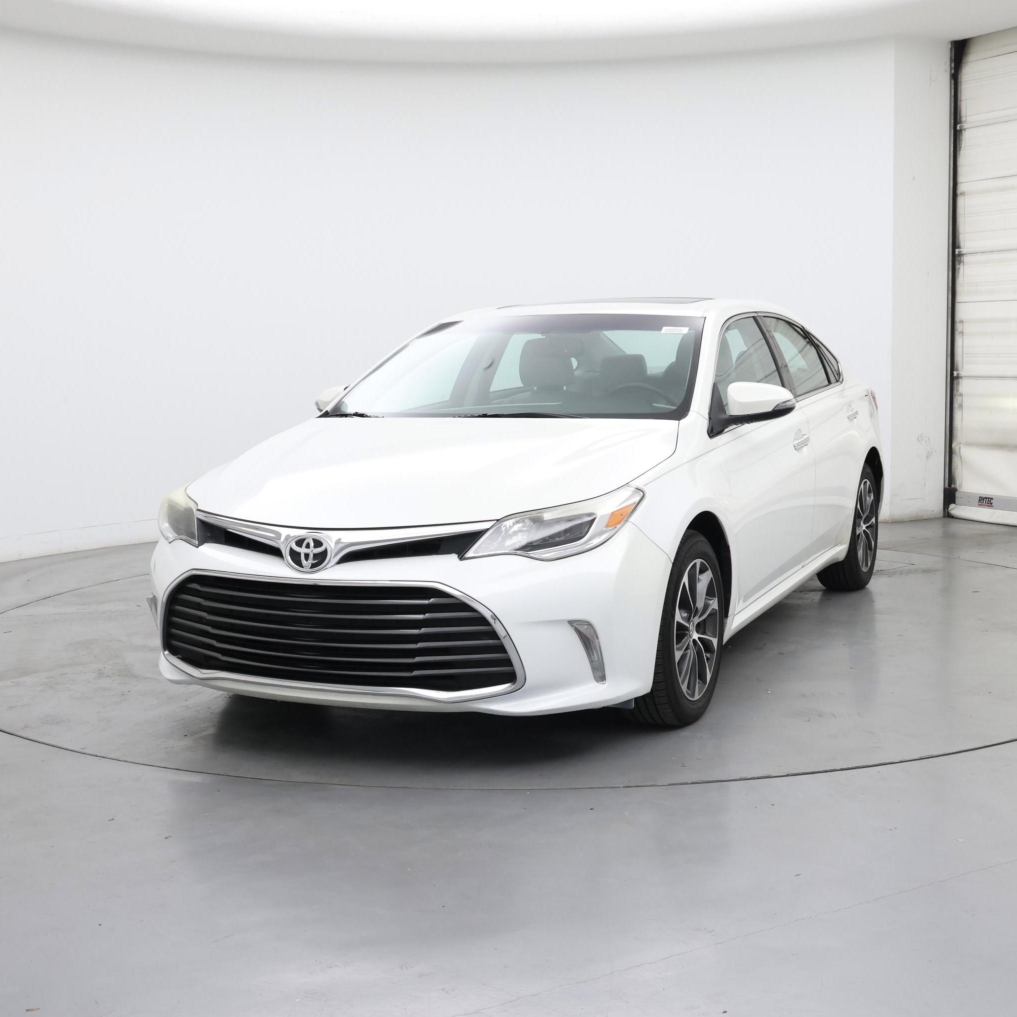 Thumbnail: 2016 Toyota Avalon - 4