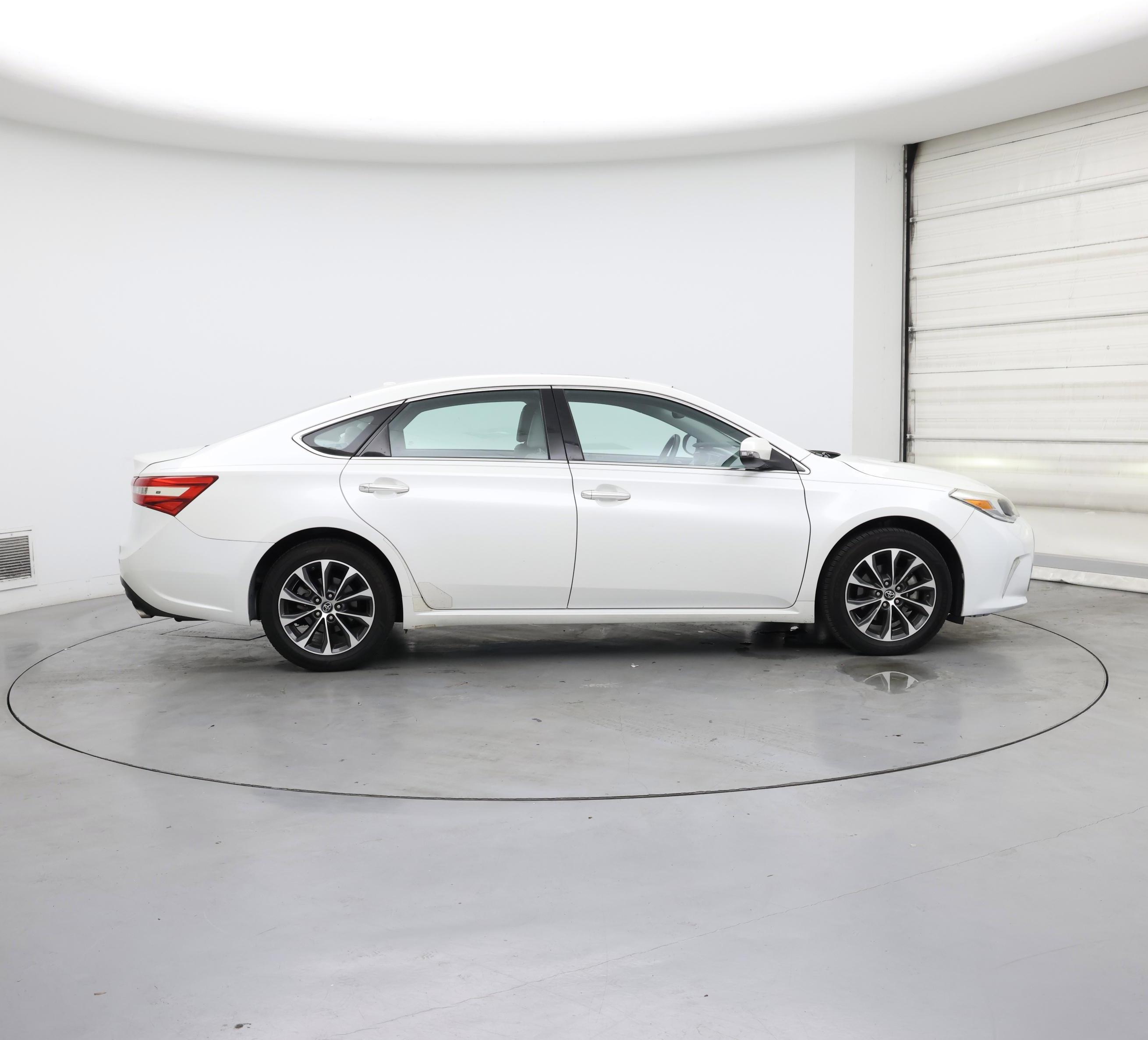 Thumbnail: 2016 Toyota Avalon - 7