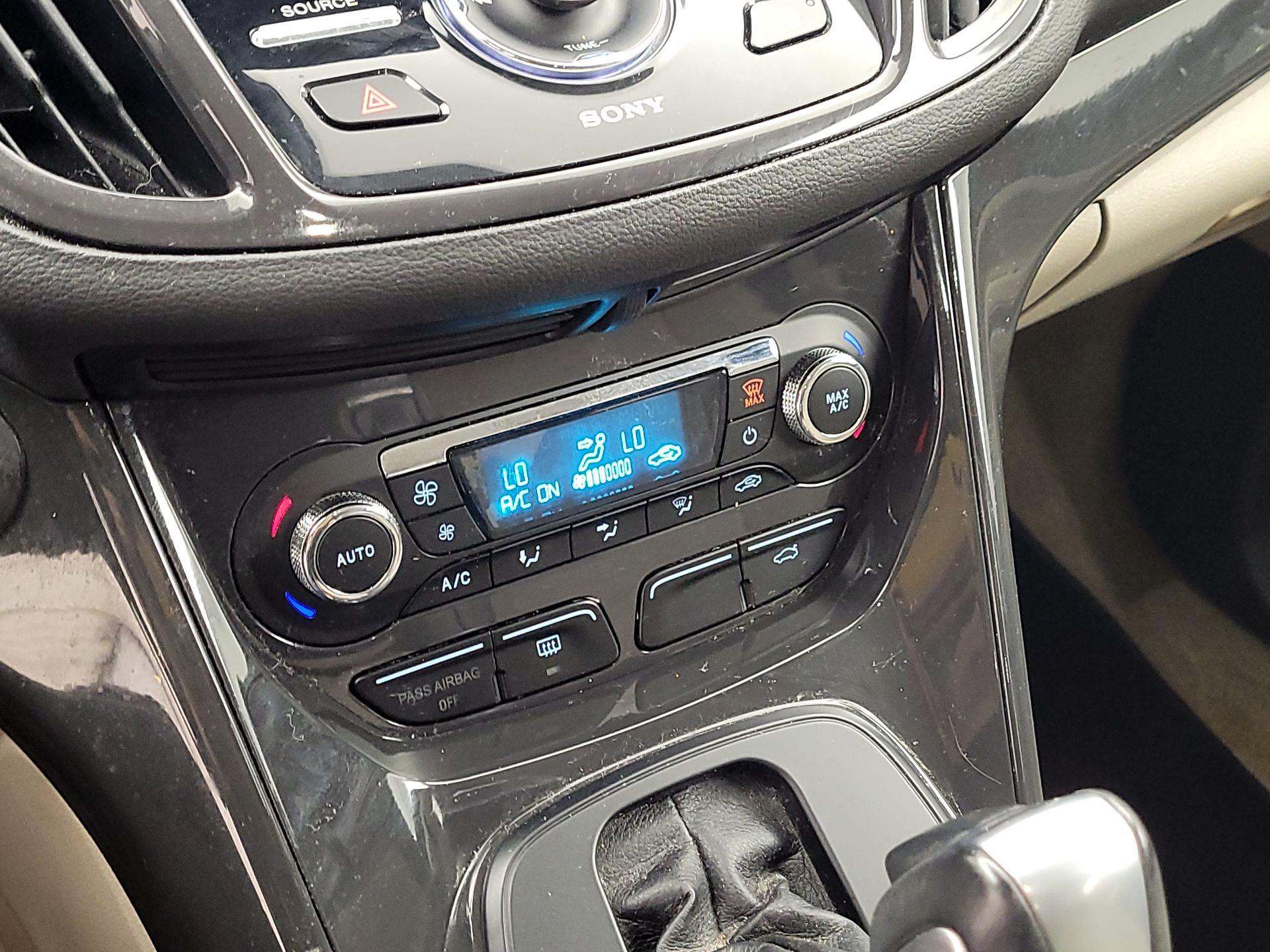 Thumbnail: 2014 Ford Escape - 16