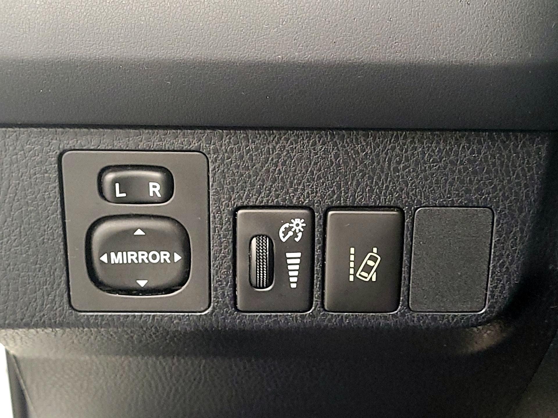 Thumbnail: 2017 Toyota RAV4 - 13