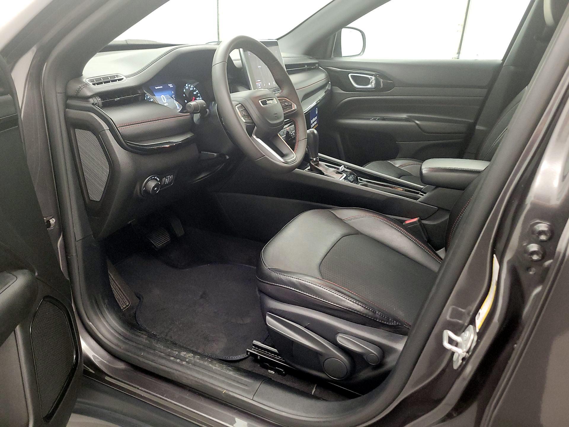 Thumbnail: 2023 Jeep Compass - 11