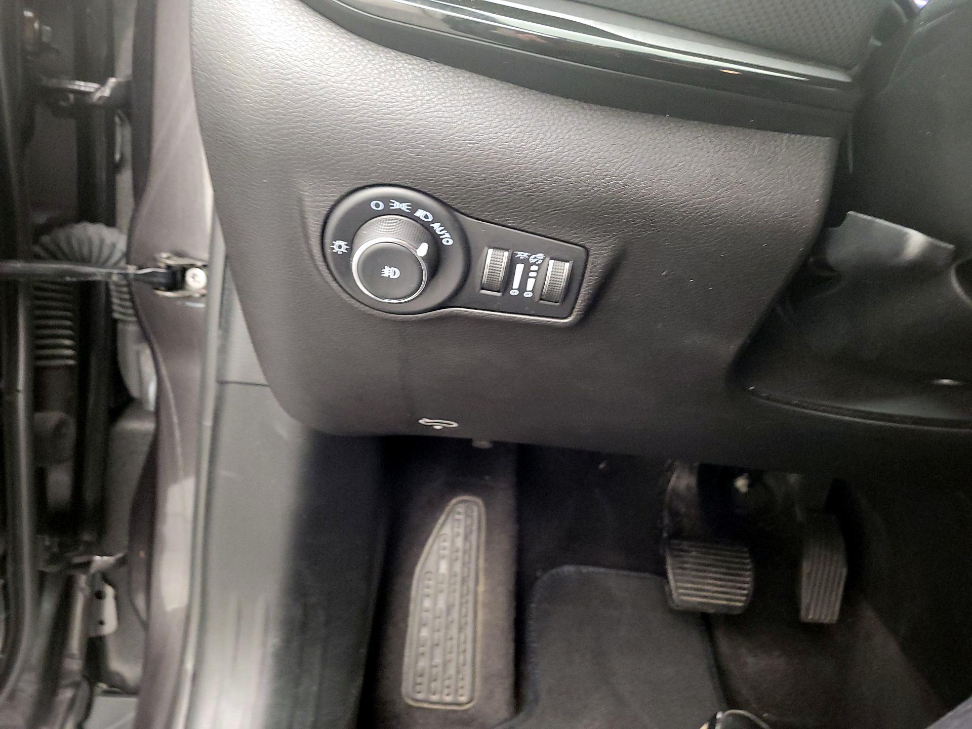 Thumbnail: 2023 Jeep Compass - 13