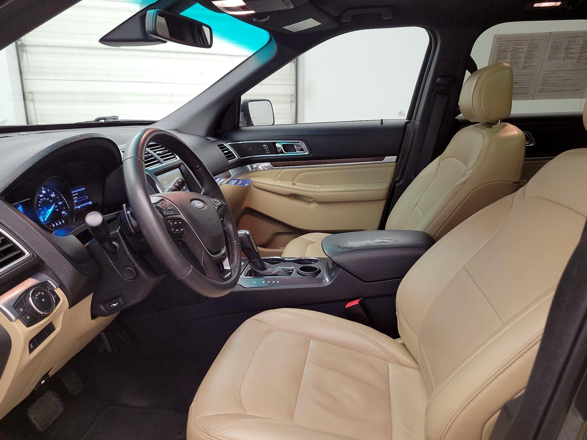 Thumbnail: 2016 Ford Explorer - 11