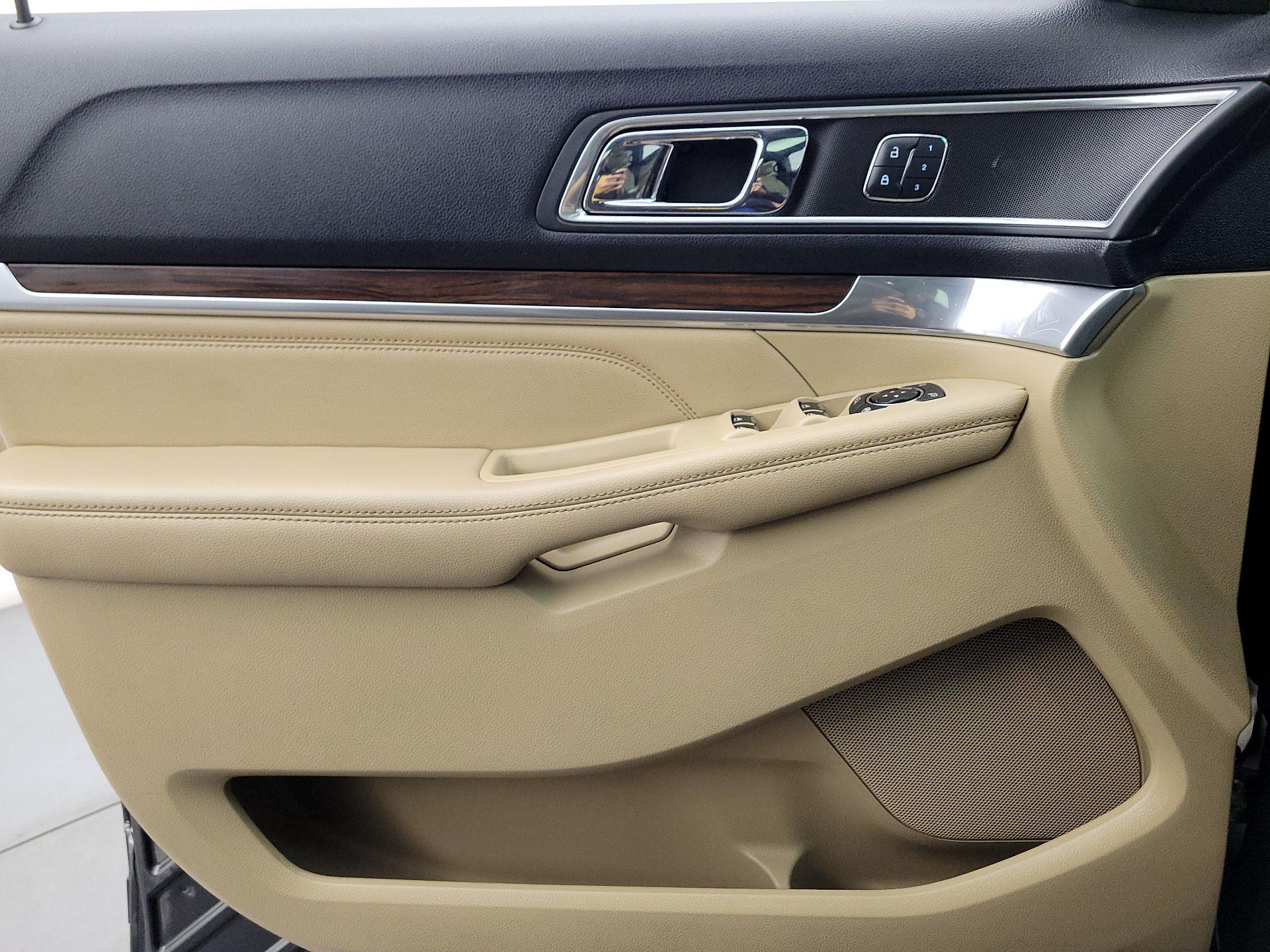 Thumbnail: 2016 Ford Explorer - 12