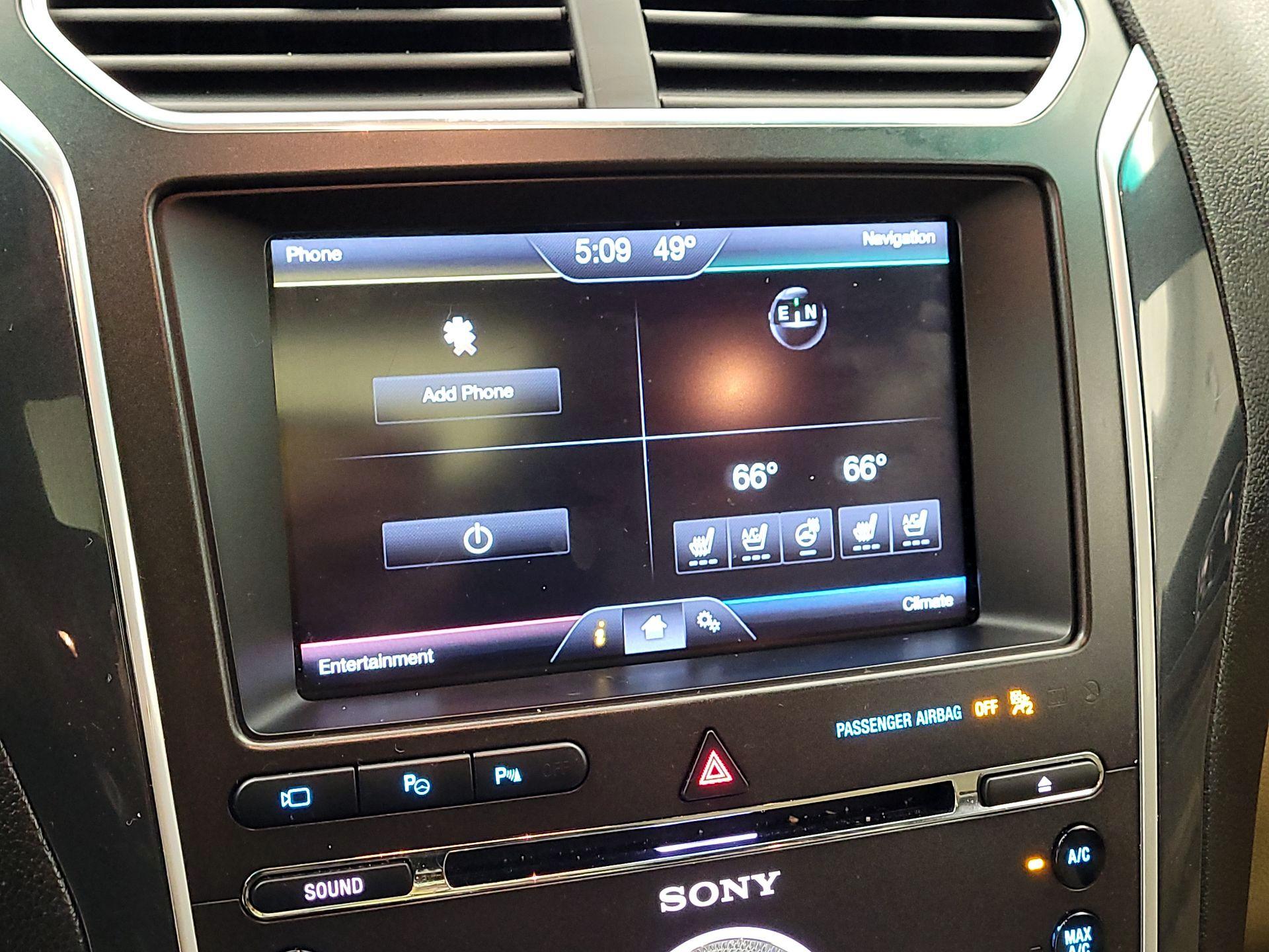 Thumbnail: 2016 Ford Explorer - 15