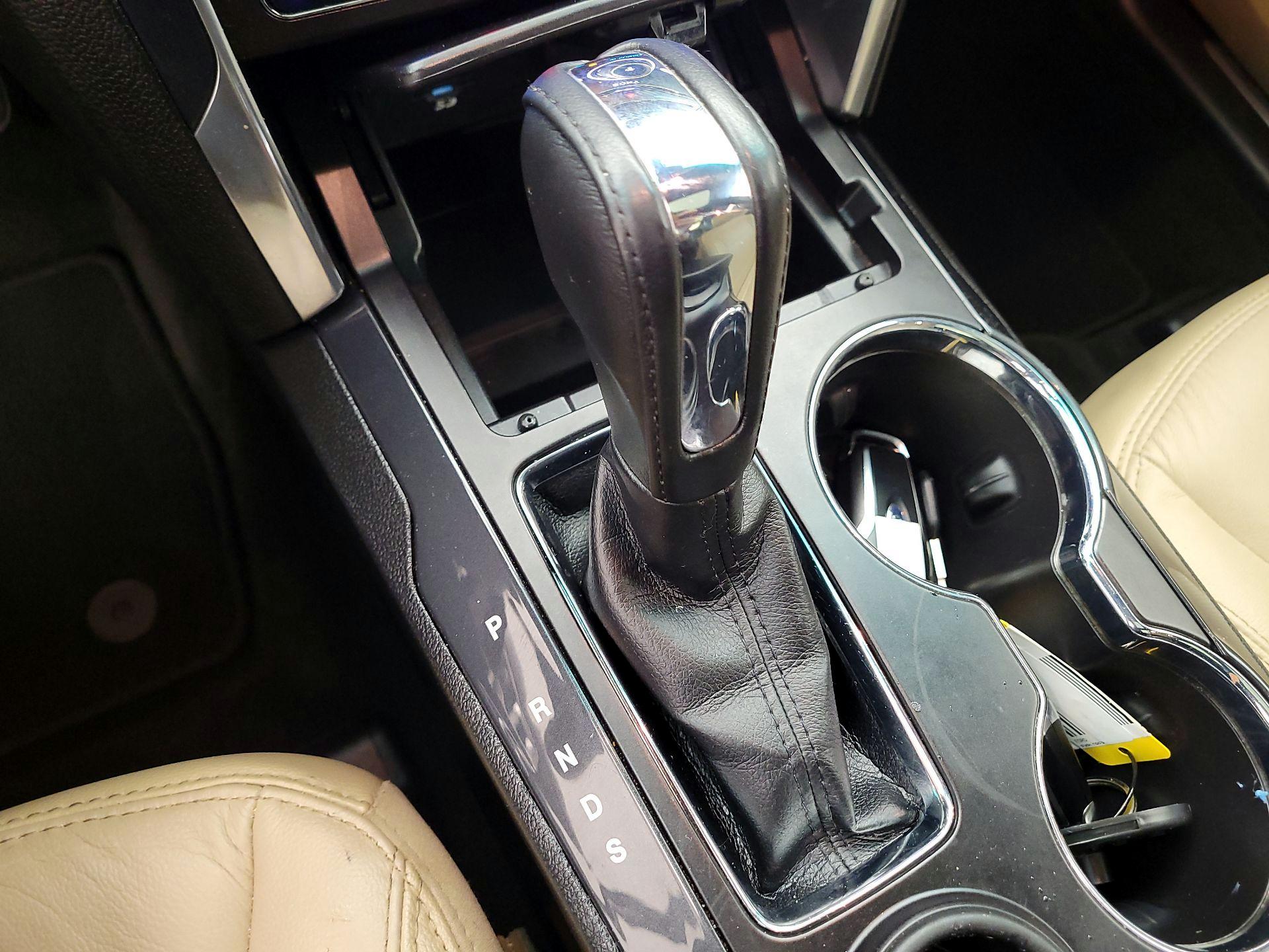 Thumbnail: 2016 Ford Explorer - 17