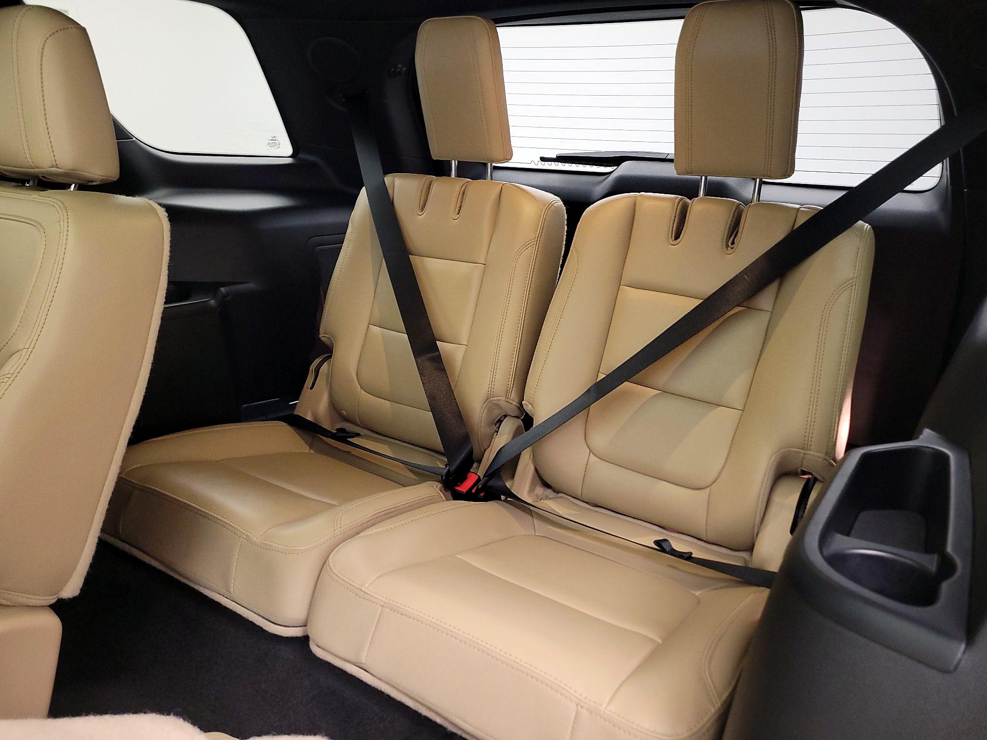 Thumbnail: 2016 Ford Explorer - 20